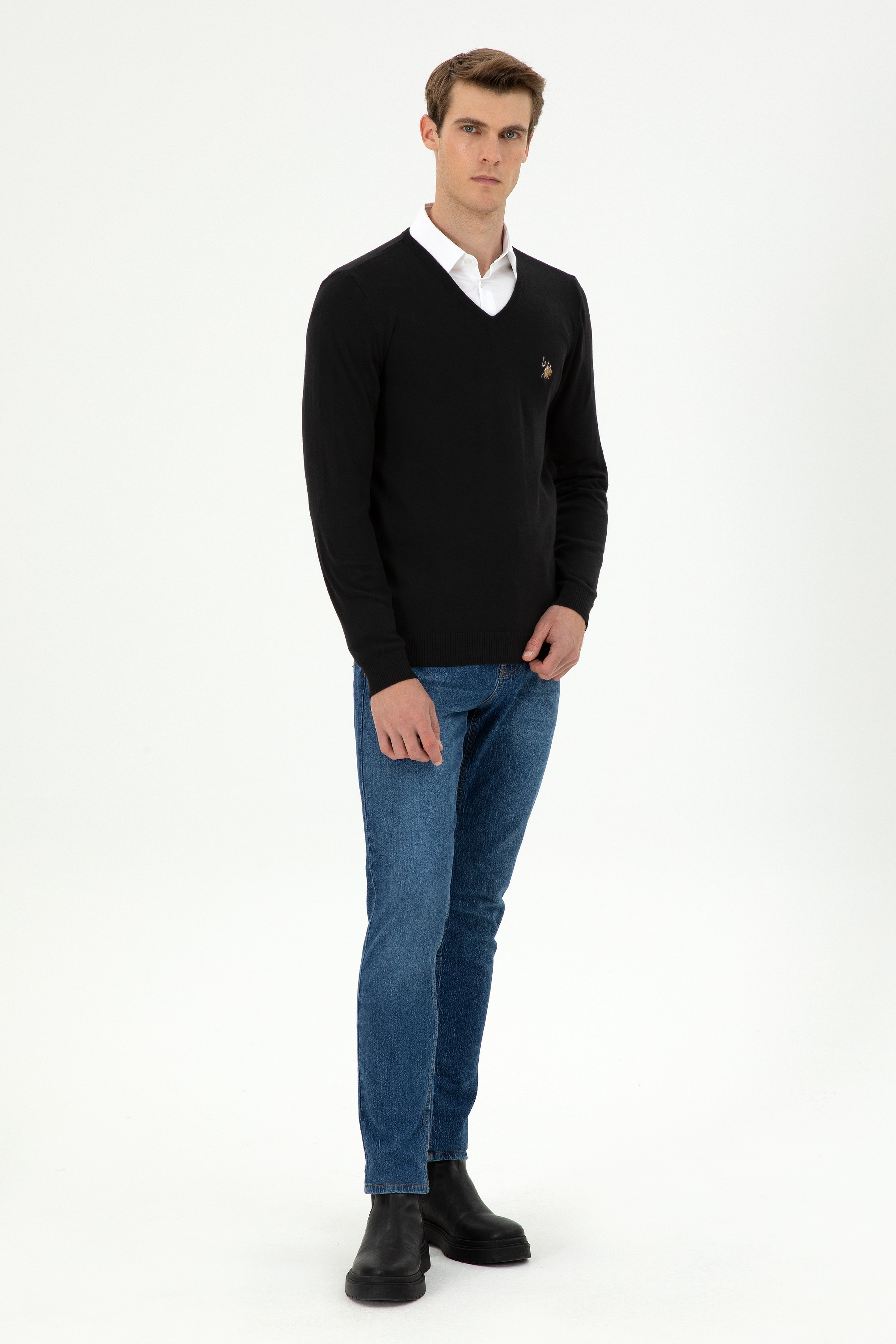 Erkek Slim Fit V Yaka Siyah Basic Kazak - Image 4