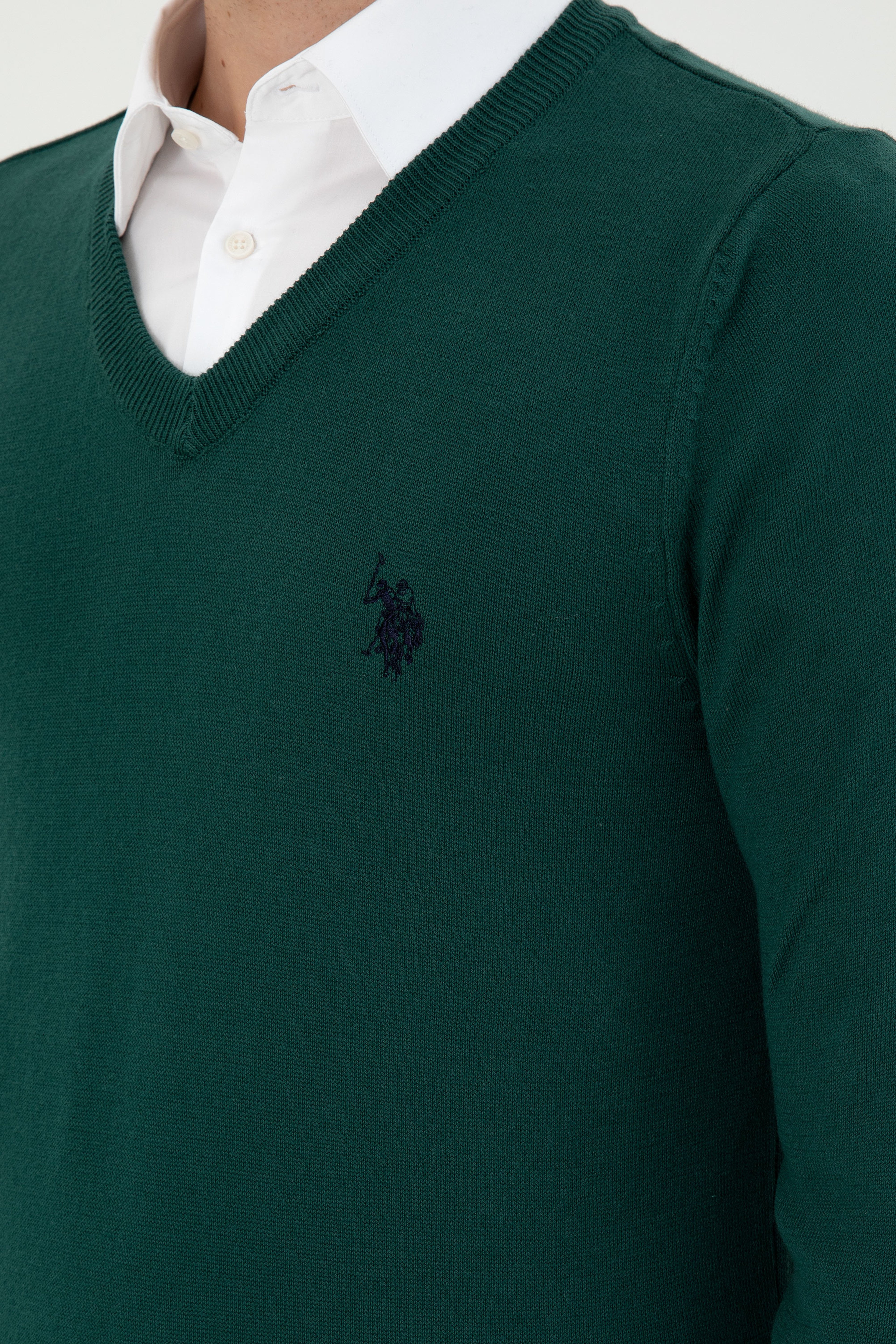 Erkek Slim Fit V Yaka Koyu Yeşil Basic Kazak