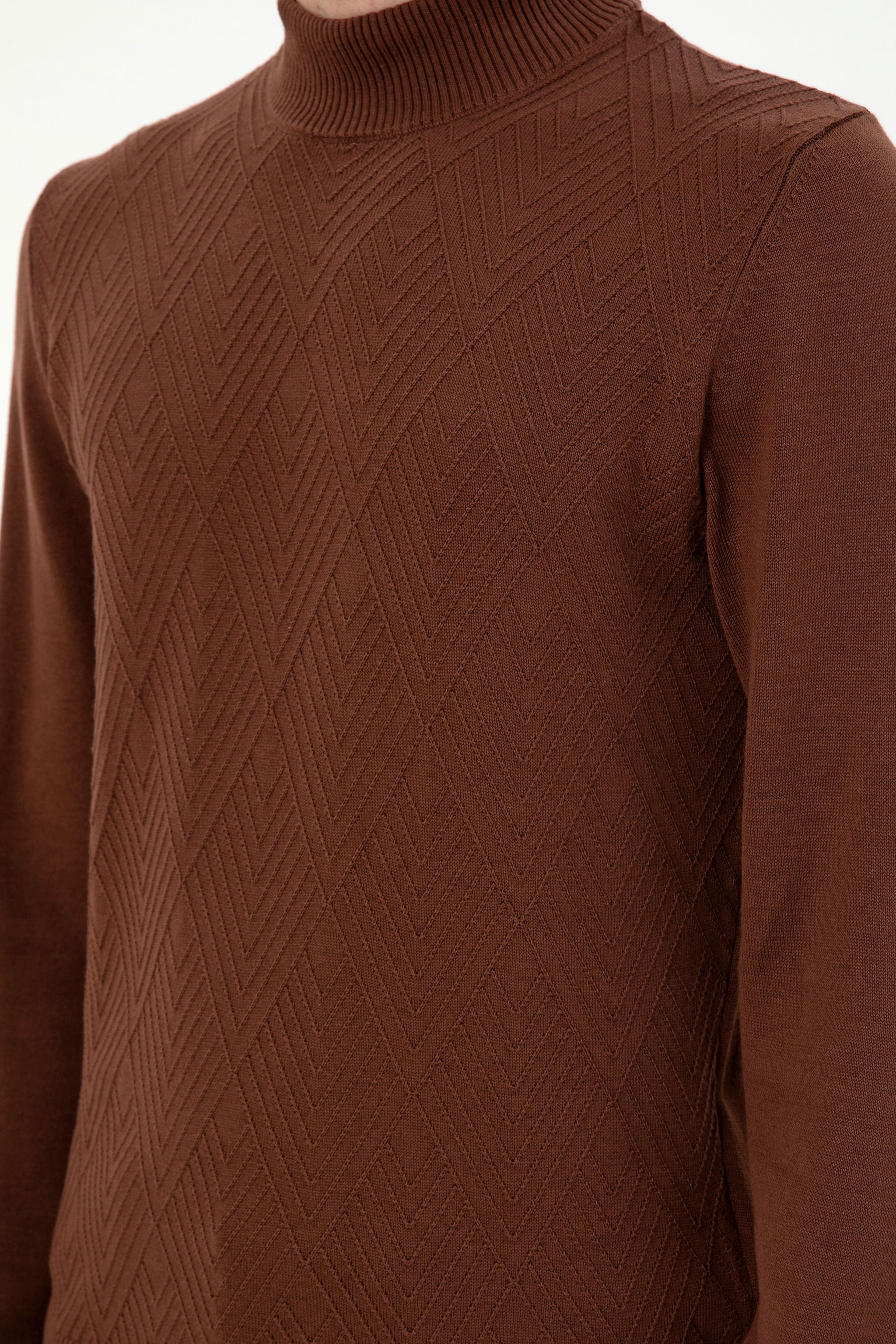 Erkek Slim Fit Yarım Balıkçı Yaka Kahverengi Kazak - Image 7