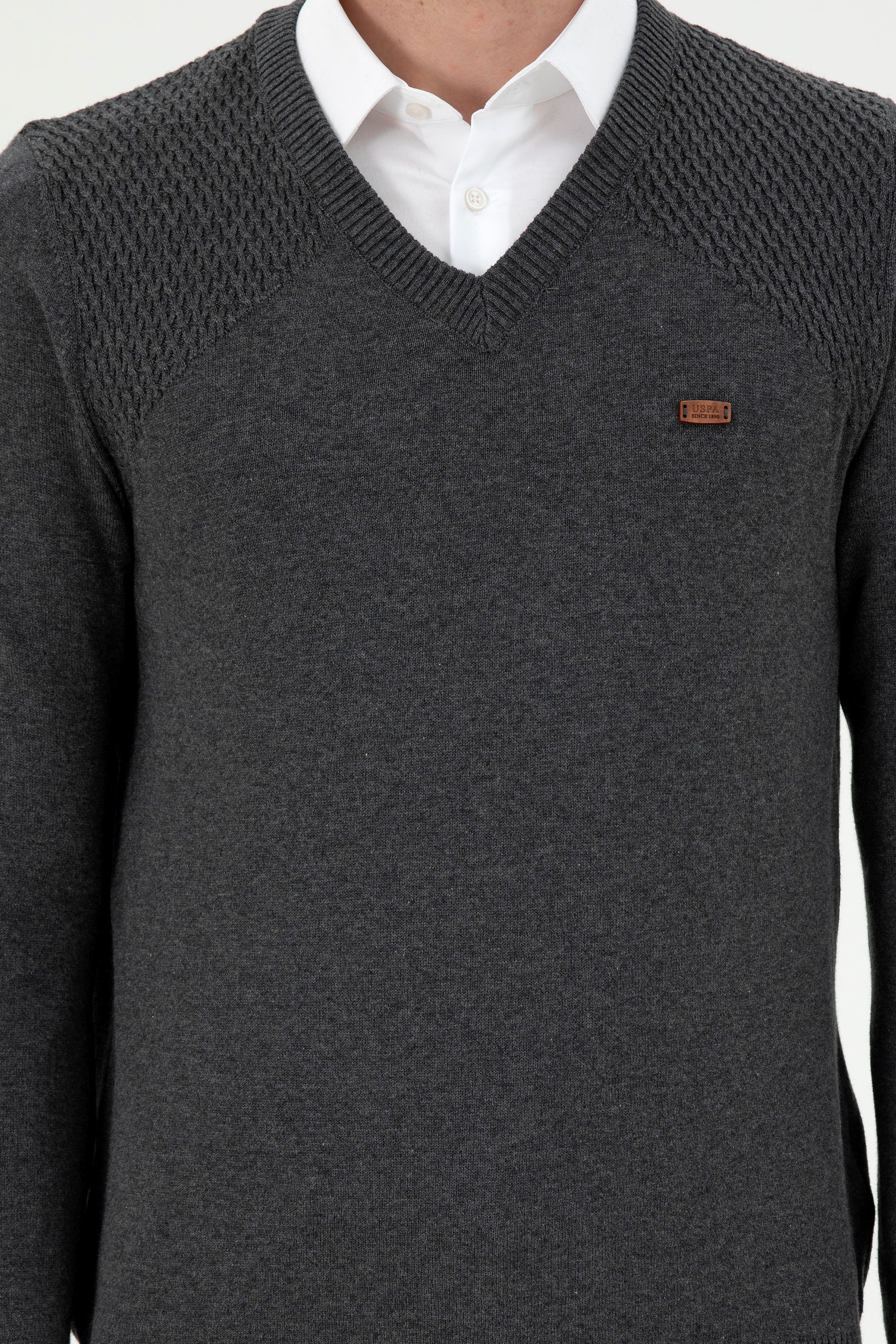 Erkek Slim Fit V Yaka Antrasit Melanj Kazak - Image 6