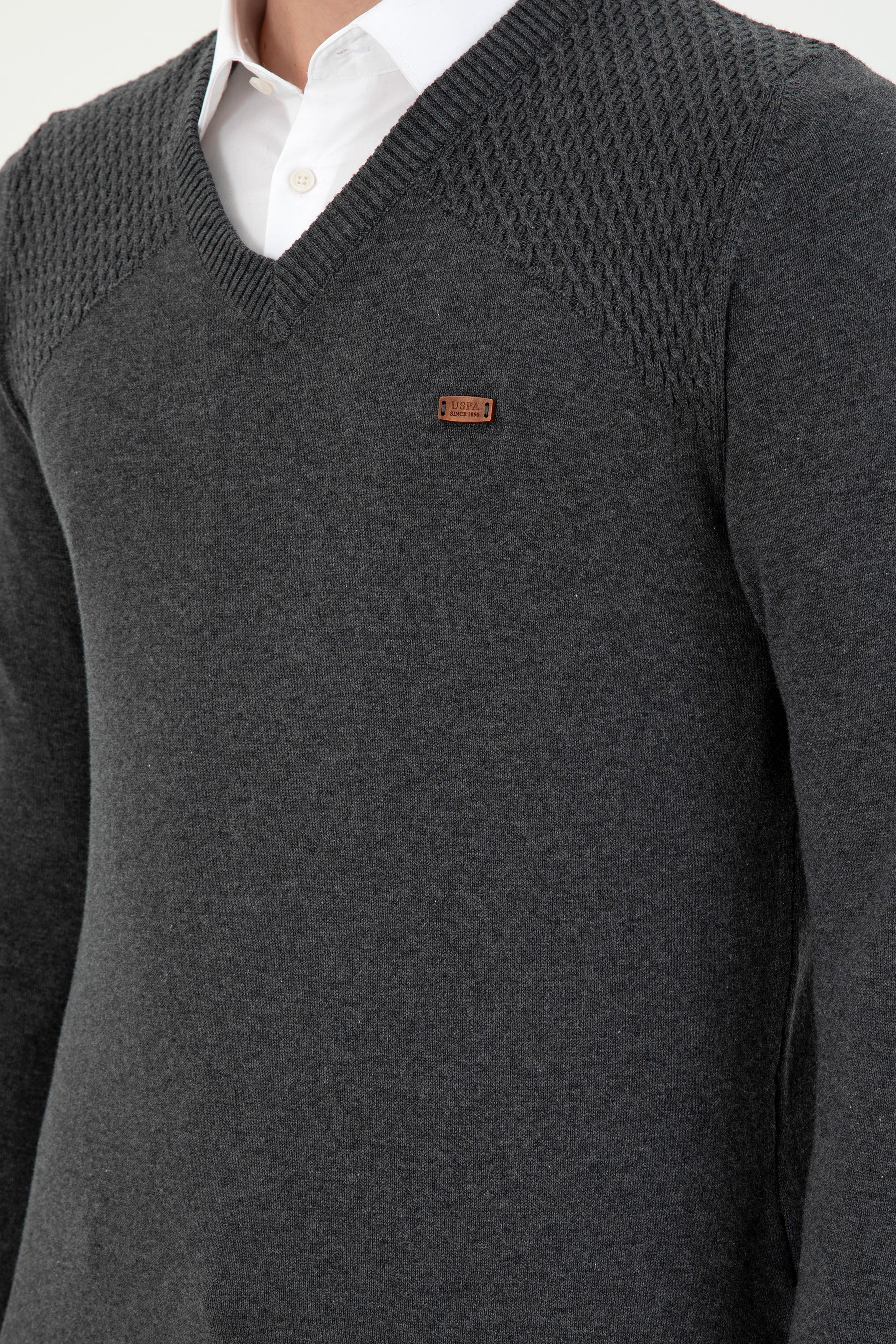 Erkek Slim Fit V Yaka Antrasit Melanj Kazak - Image 7