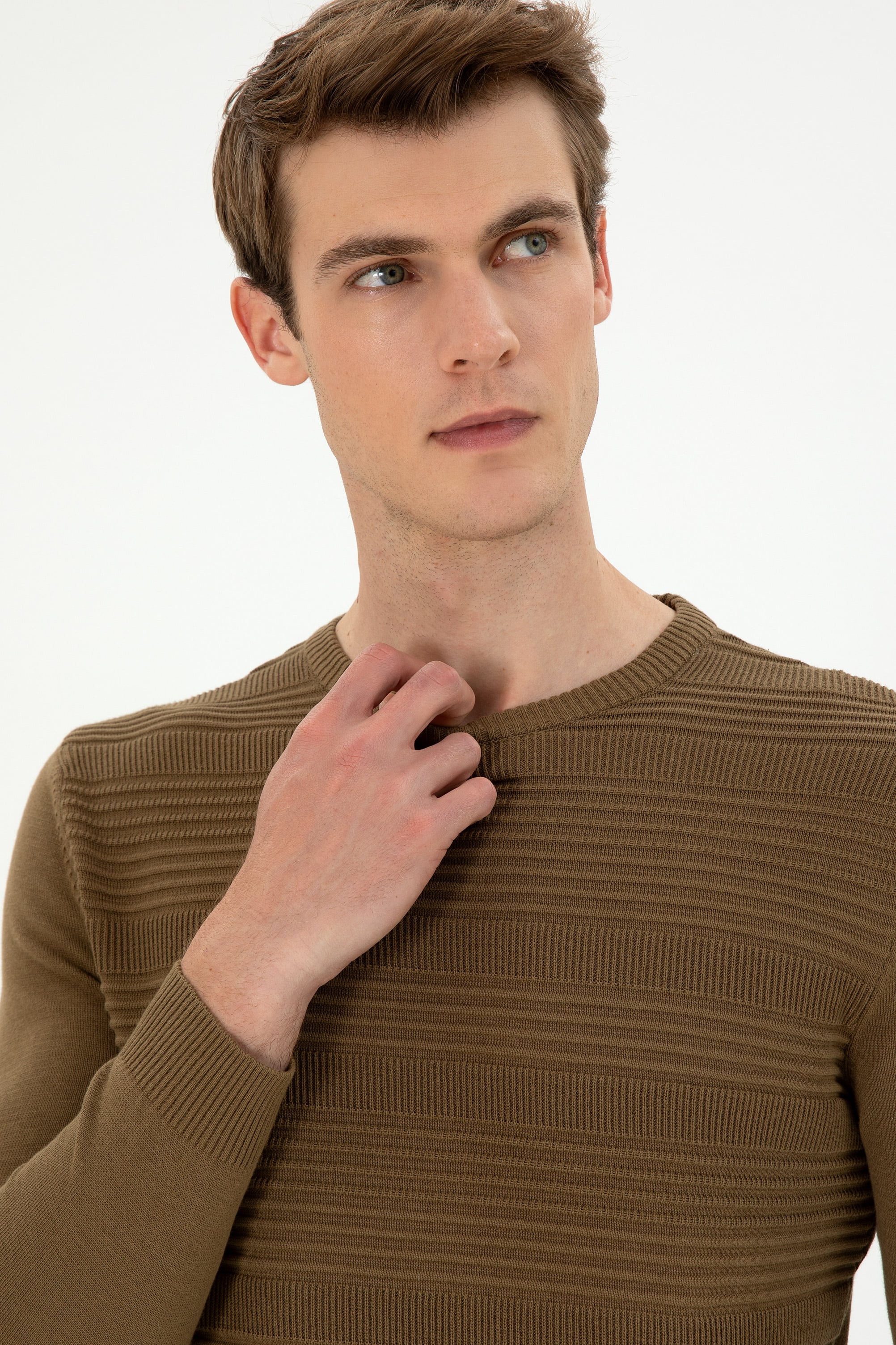 Erkek Slim Fit Bisiklet Yaka Haki Kazak - Image 2