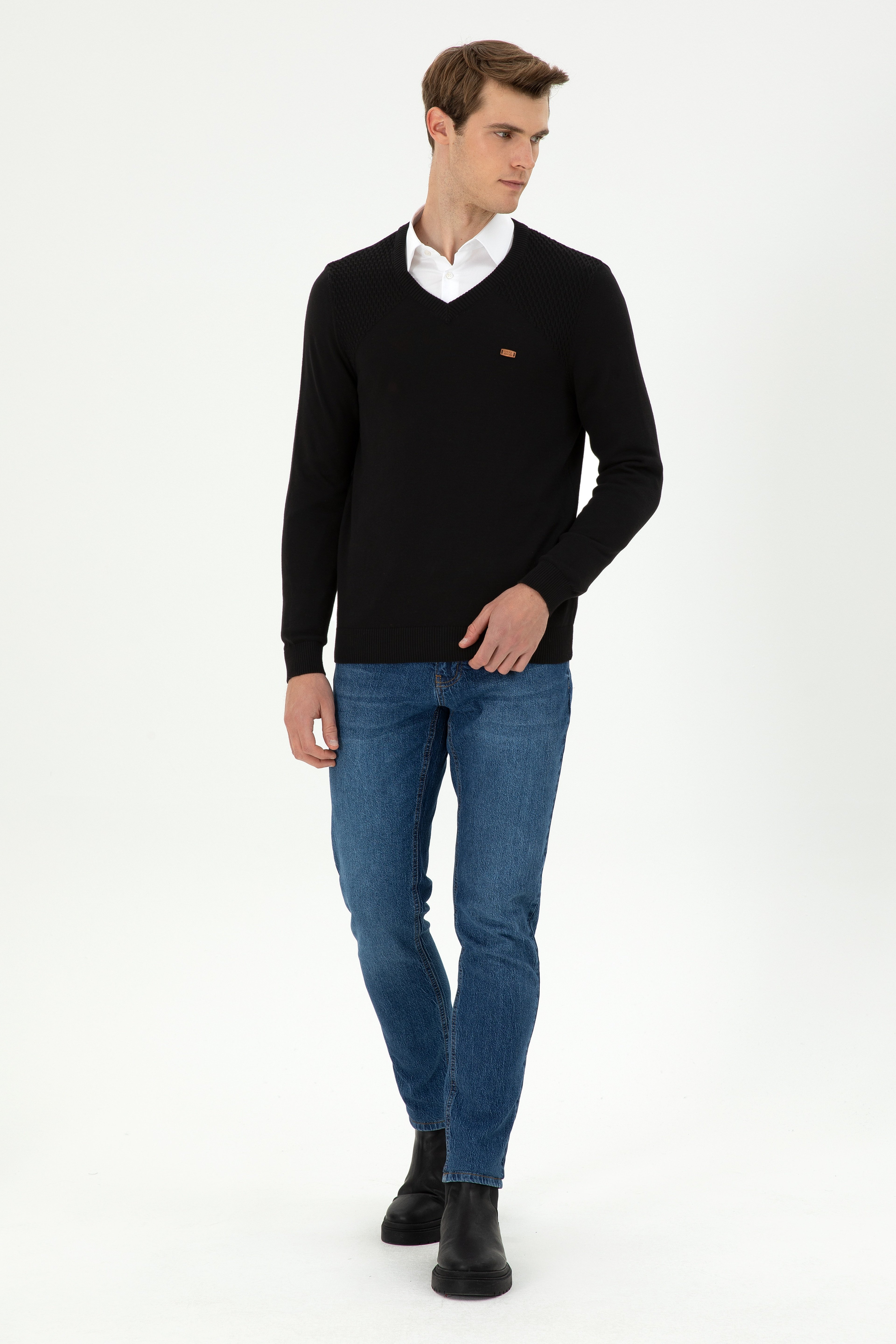 Erkek Slim Fit V Yaka Siyah Kazak - Image 4