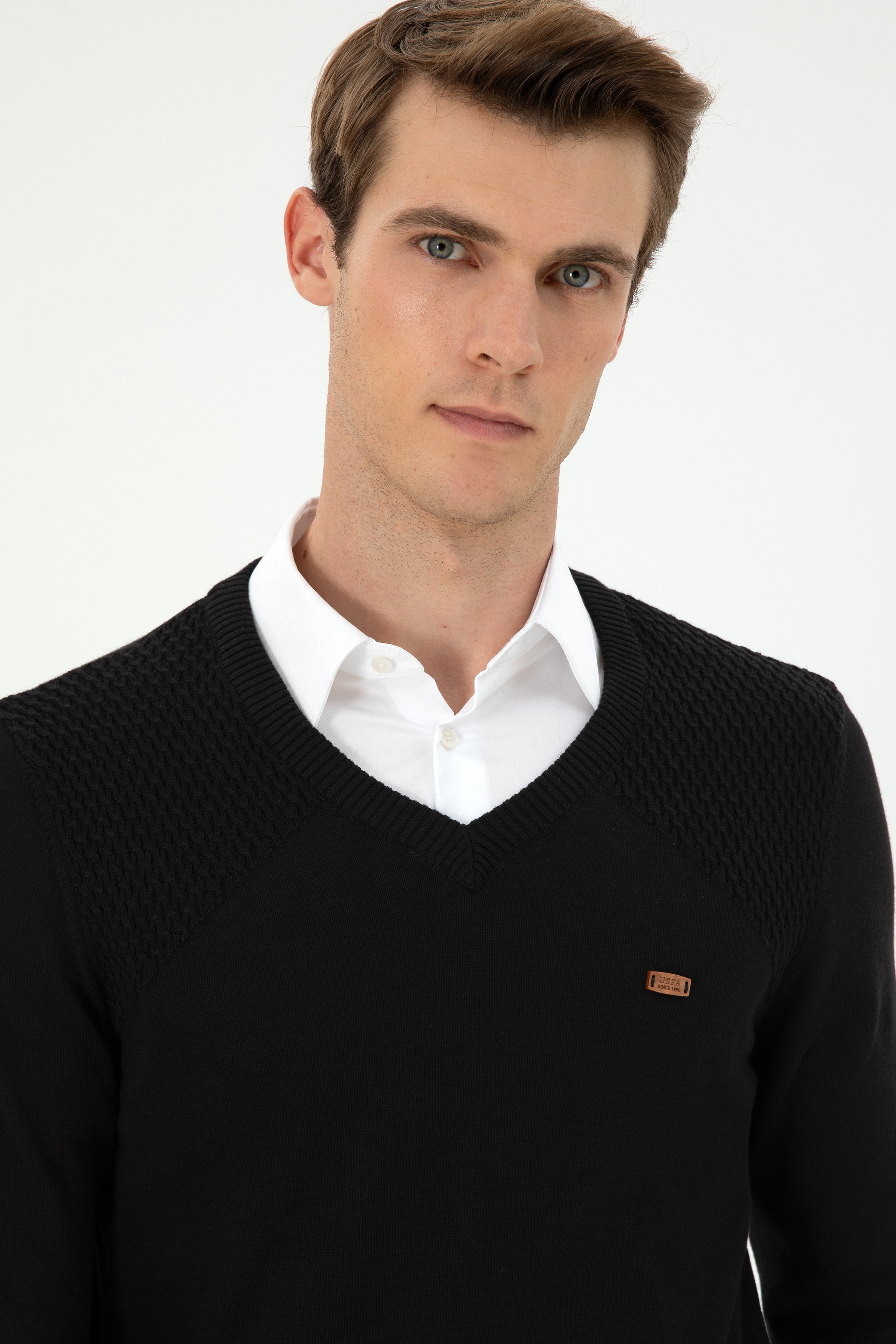 Erkek Slim Fit V Yaka Siyah Kazak