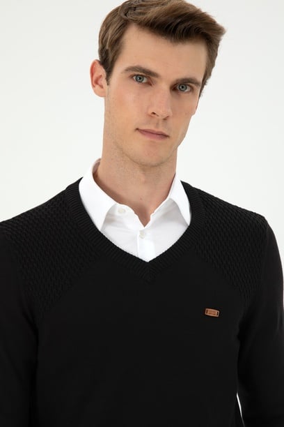 Erkek Slim Fit V Yaka Siyah Kazak