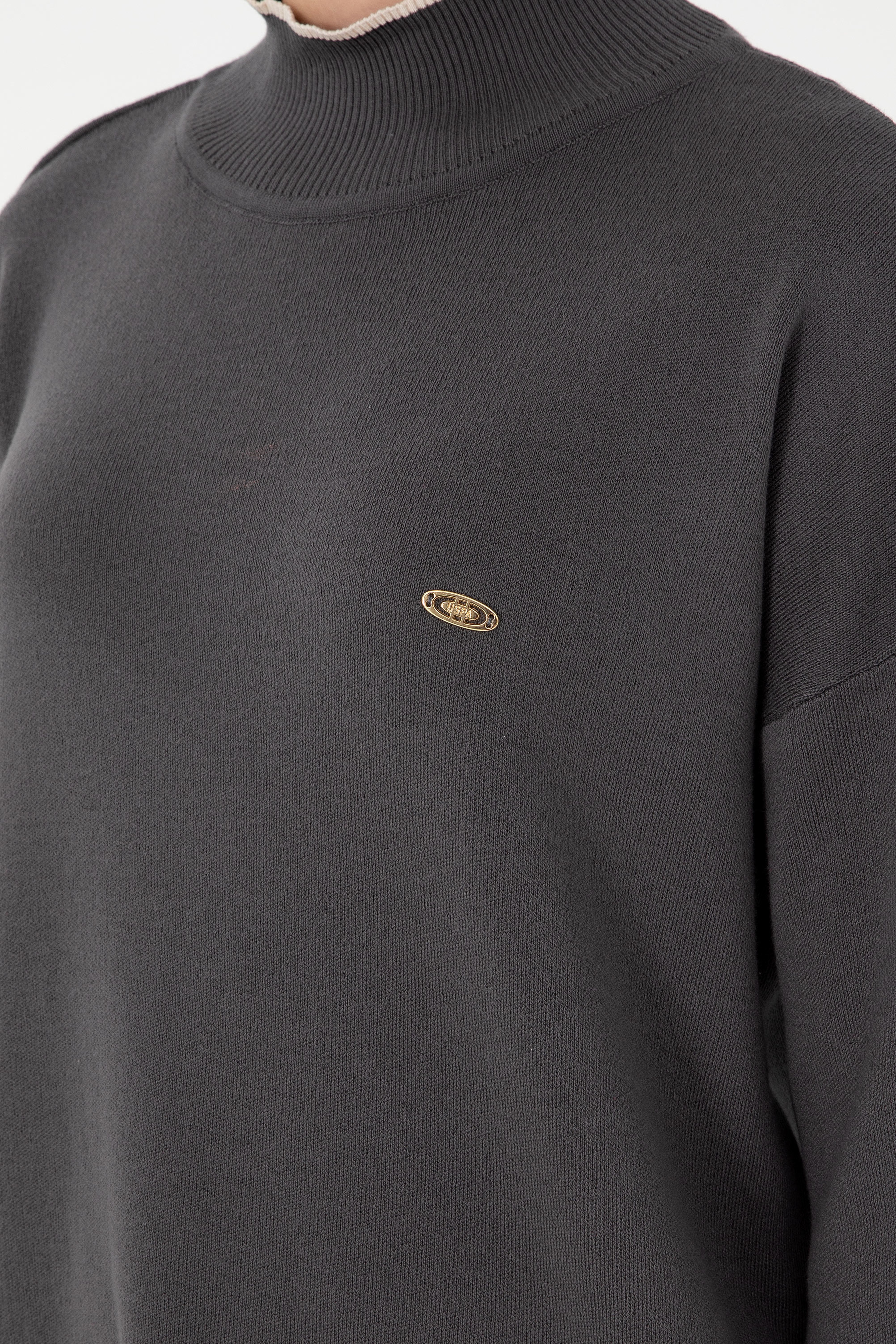 Kadın Antrasit Balıkçı Yaka Kazak