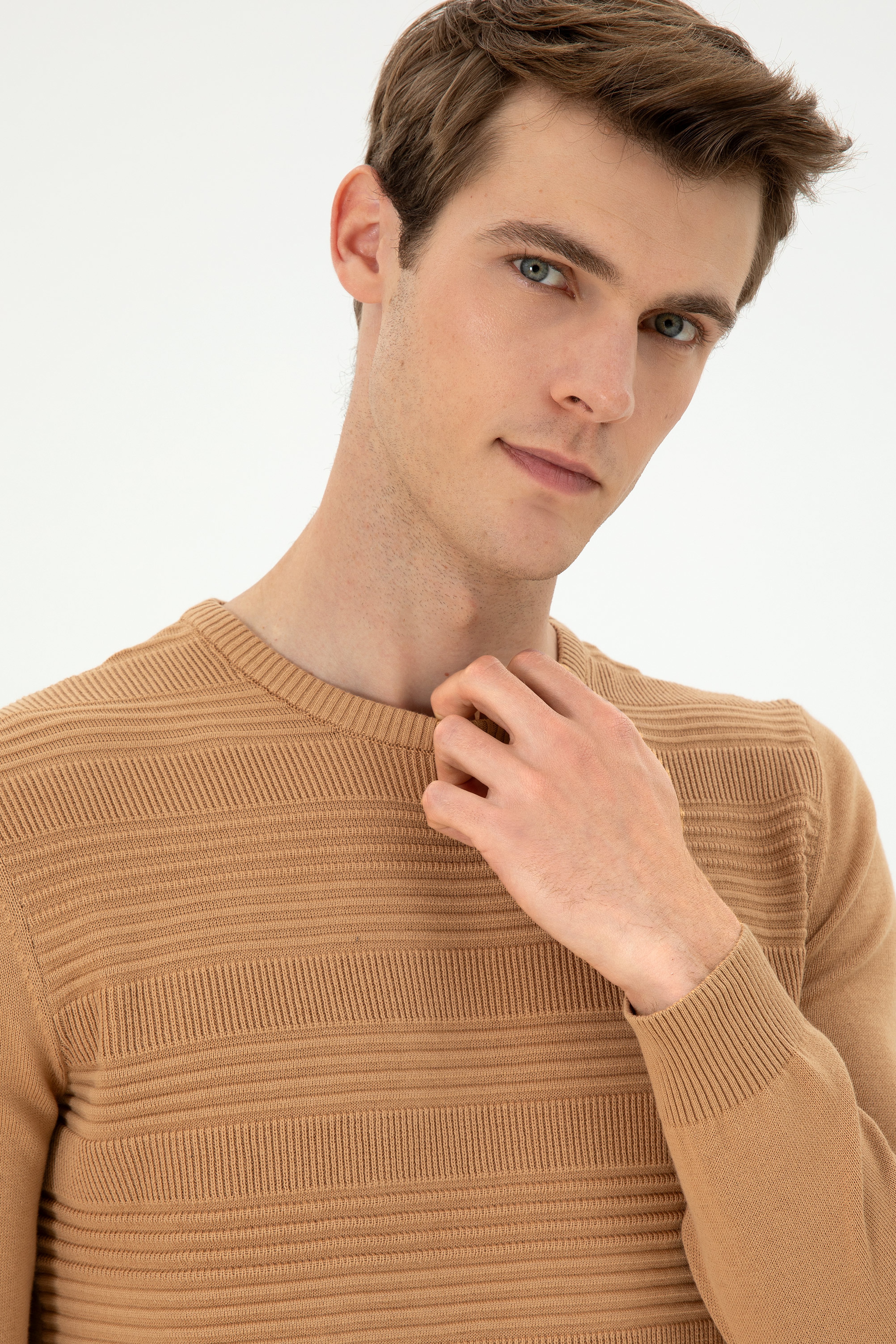 Erkek Slim Fit Bisiklet Yaka Camel Kazak