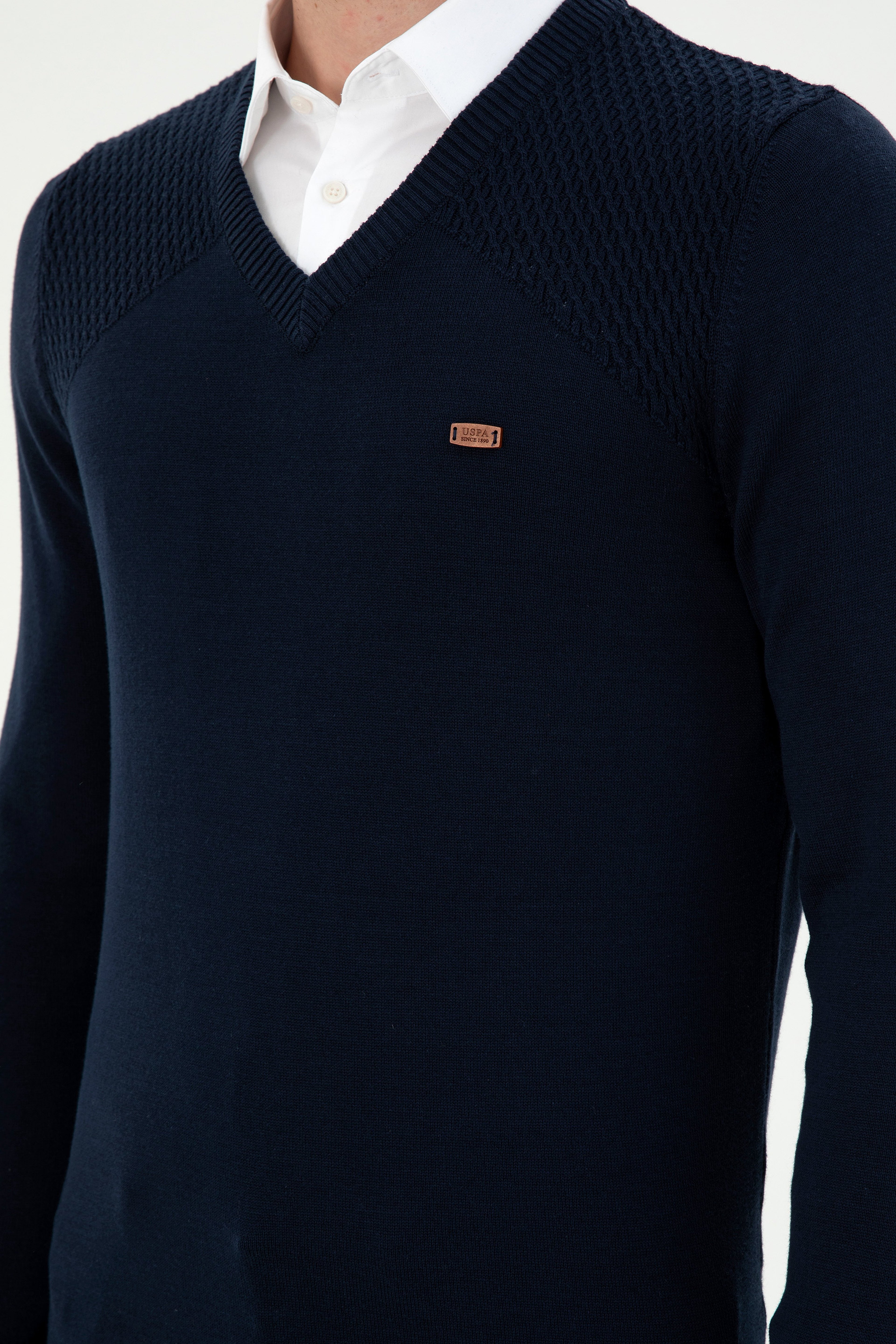 Erkek Slim Fit V Yaka Lacivert Kazak - Image 7