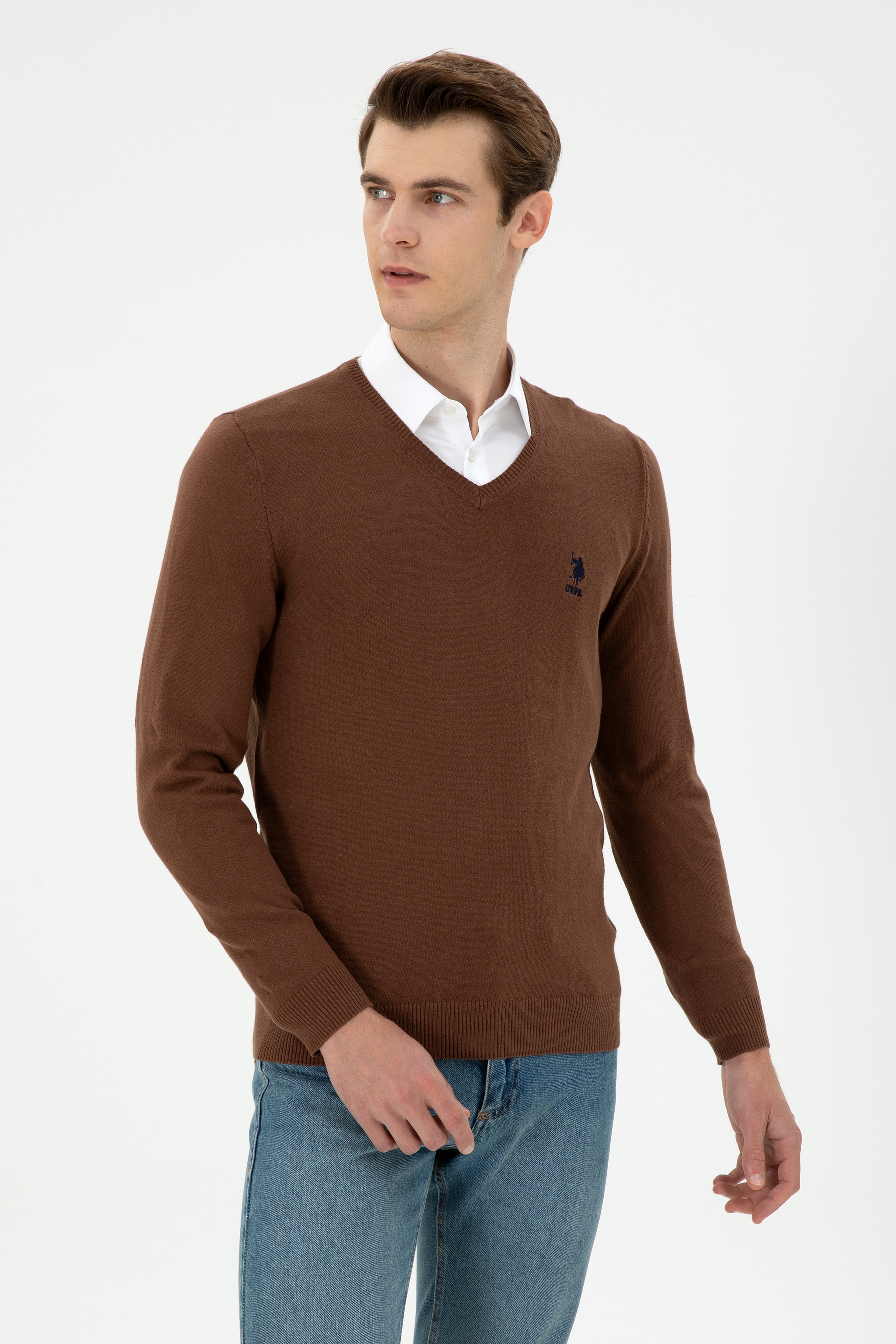 Erkek Slim Fit V Yaka Kahverengi Basic Kazak - Image 1