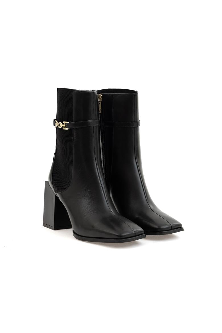 Kadın Siyah Bot
