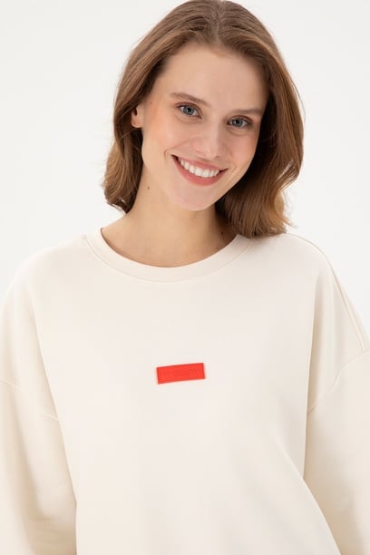 Kadın Krem Bisiklet Yaka Sweatshirt