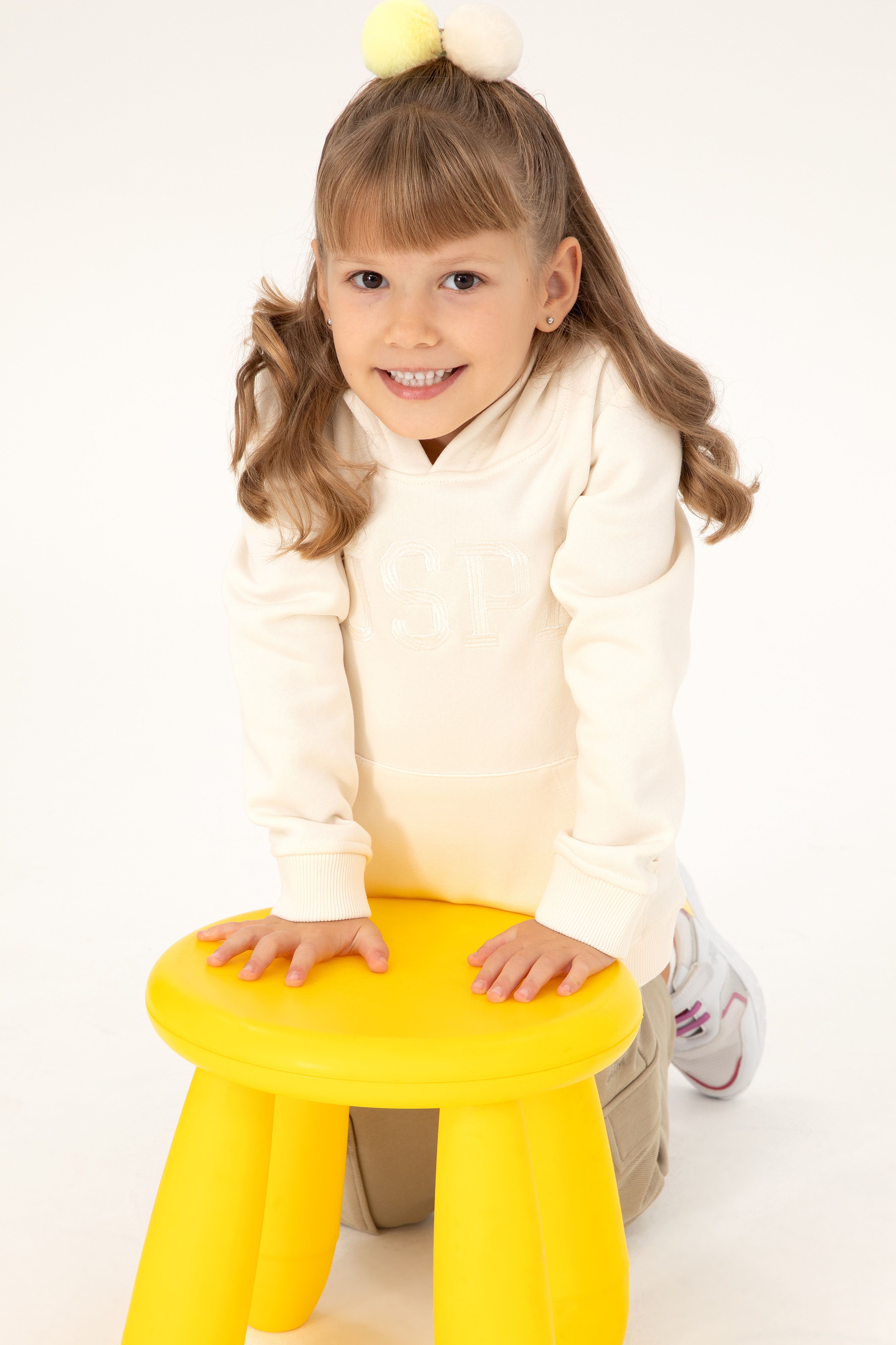 Kız Çocuk Krem Kapüşonlu Basic Sweatshirt - Image 1