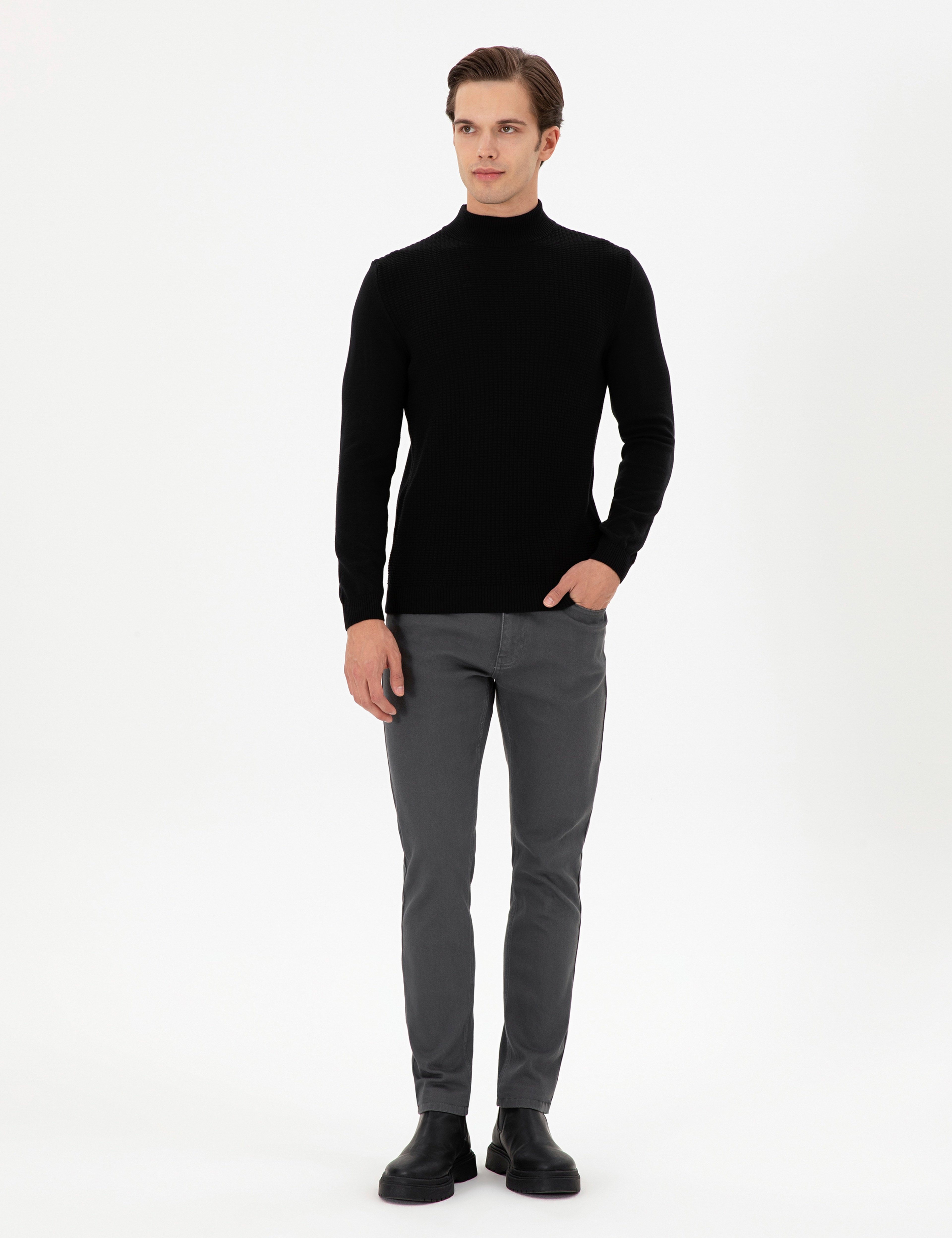 Erkek Slim Fit Yarım Balıkçı Yaka Siyah Kazak - Image 4