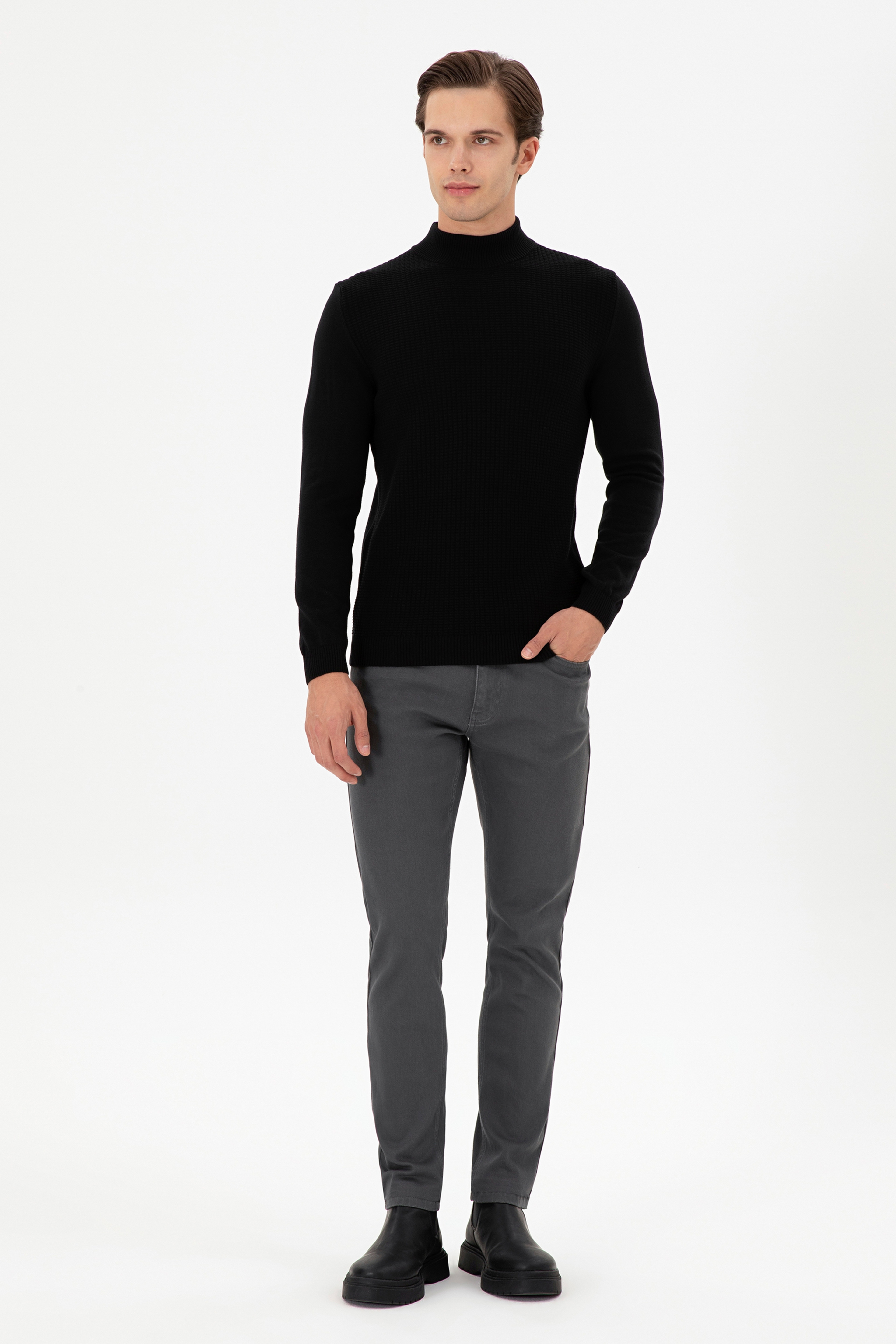 Erkek Slim Fit Yarım Balıkçı Yaka Siyah Kazak