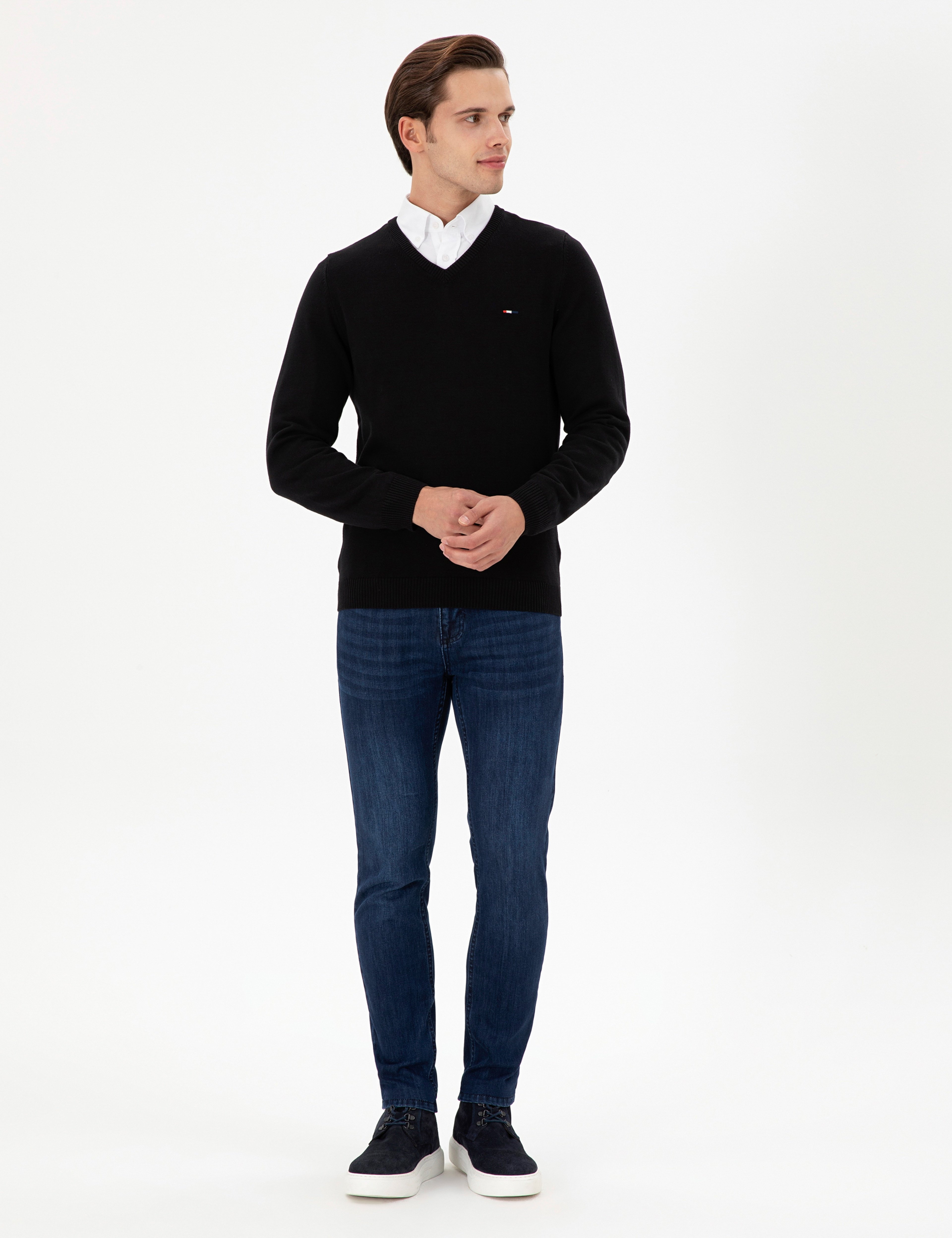 Erkek Slim Fit V Yaka Siyah Basic Kazak - Image 4