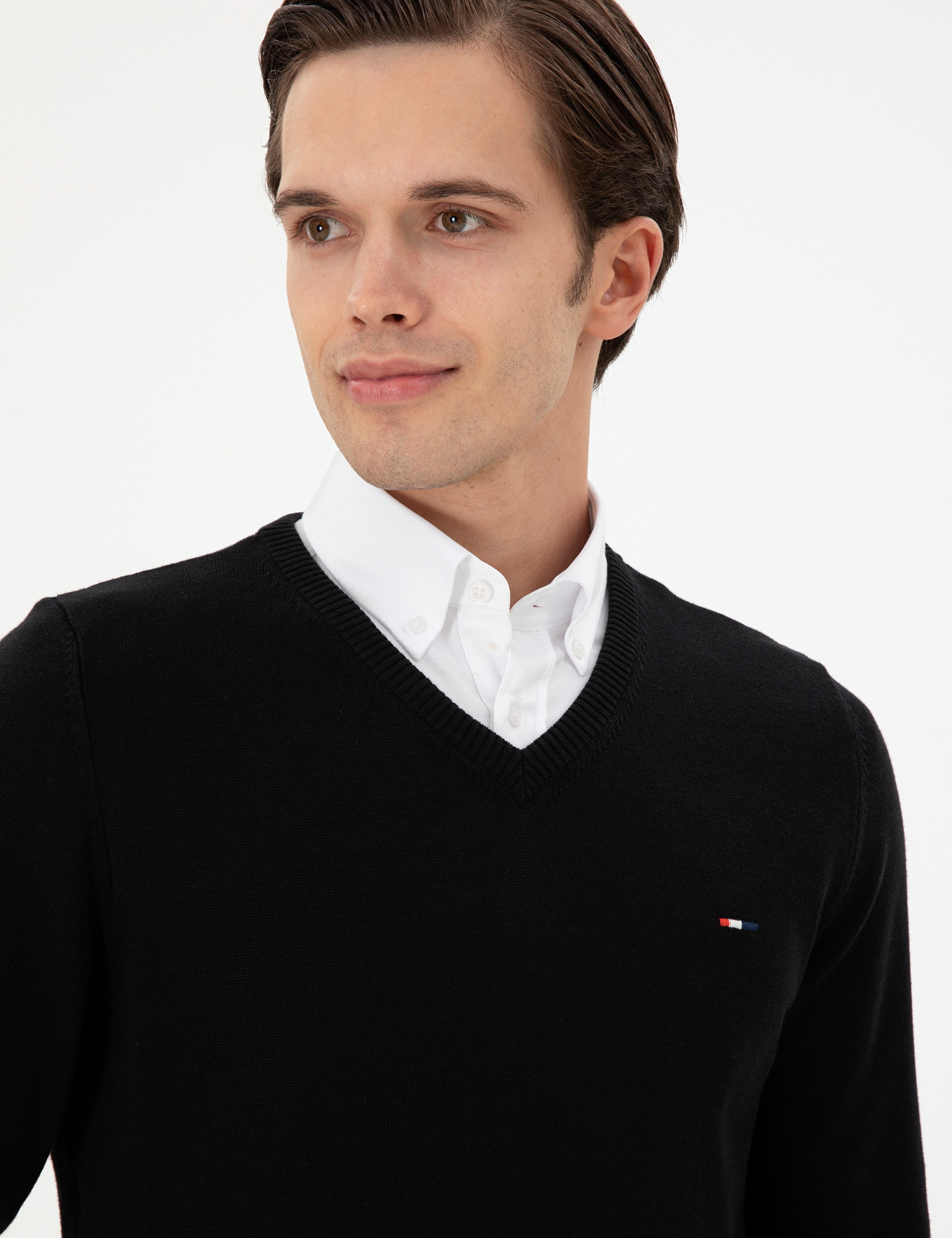 Erkek Slim Fit V Yaka Siyah Basic Kazak - Image 2