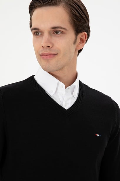 Erkek Slim Fit V Yaka Siyah Basic Kazak