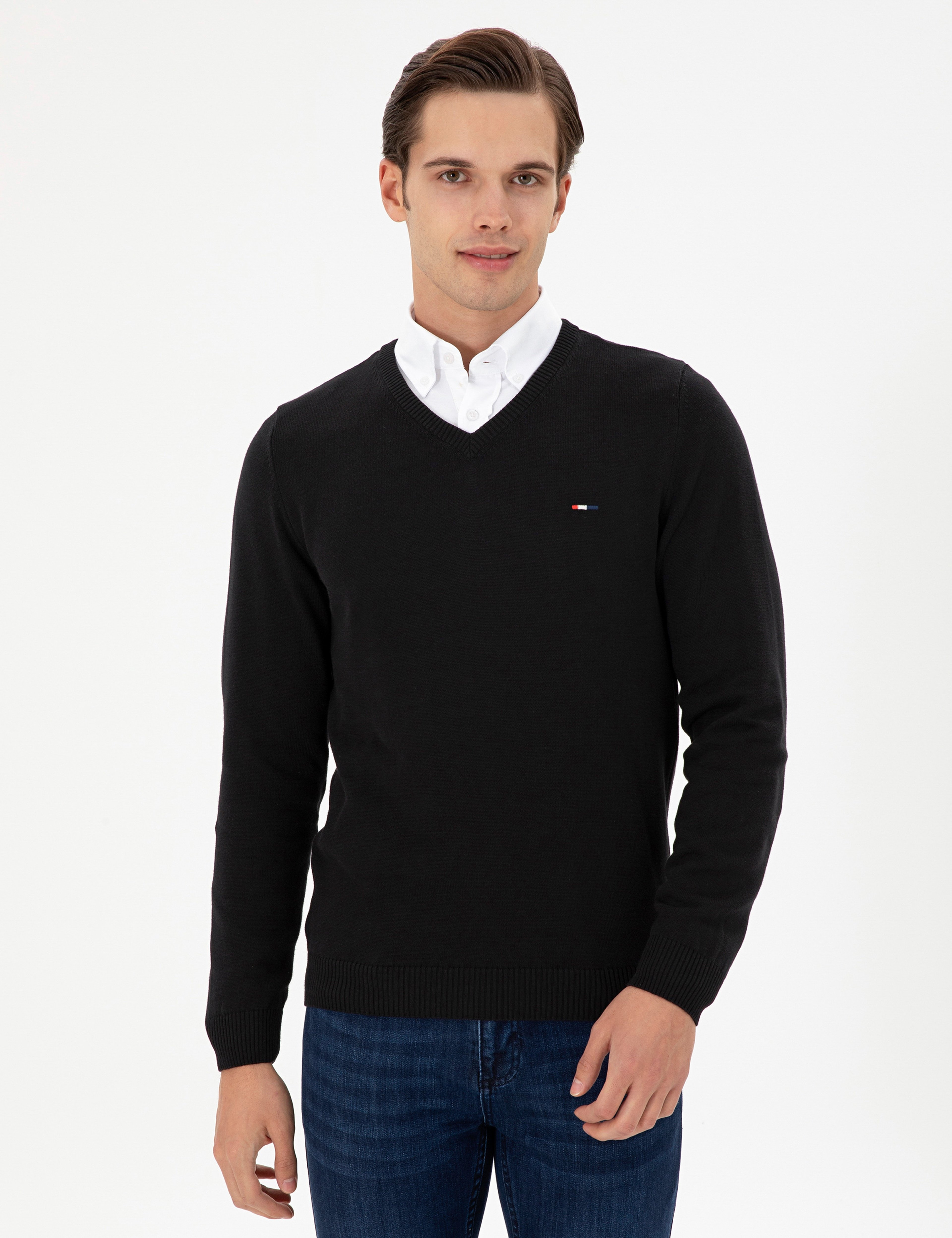 Erkek Slim Fit V Yaka Siyah Basic Kazak - Image 1