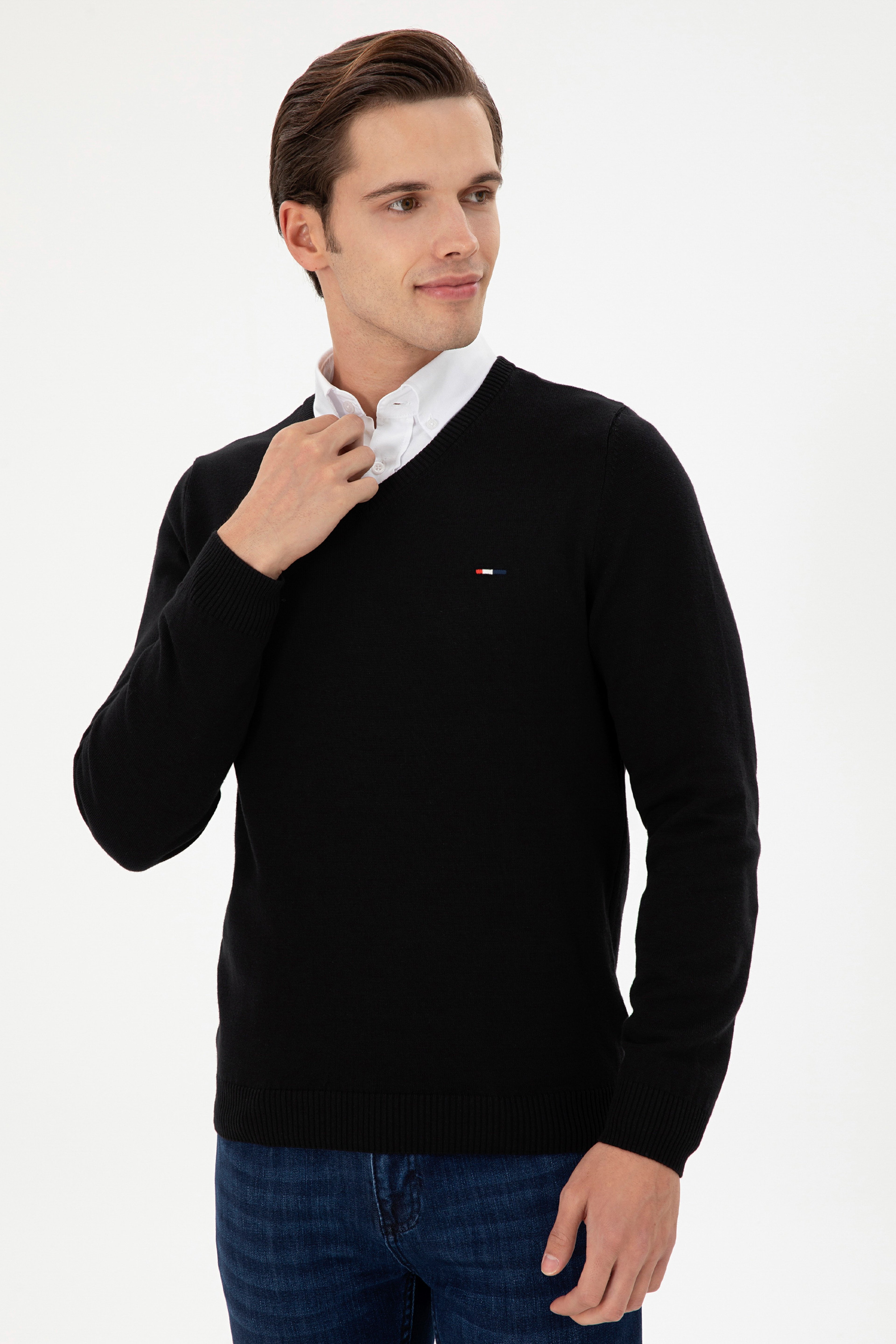 Erkek Slim Fit V Yaka Siyah Basic Kazak