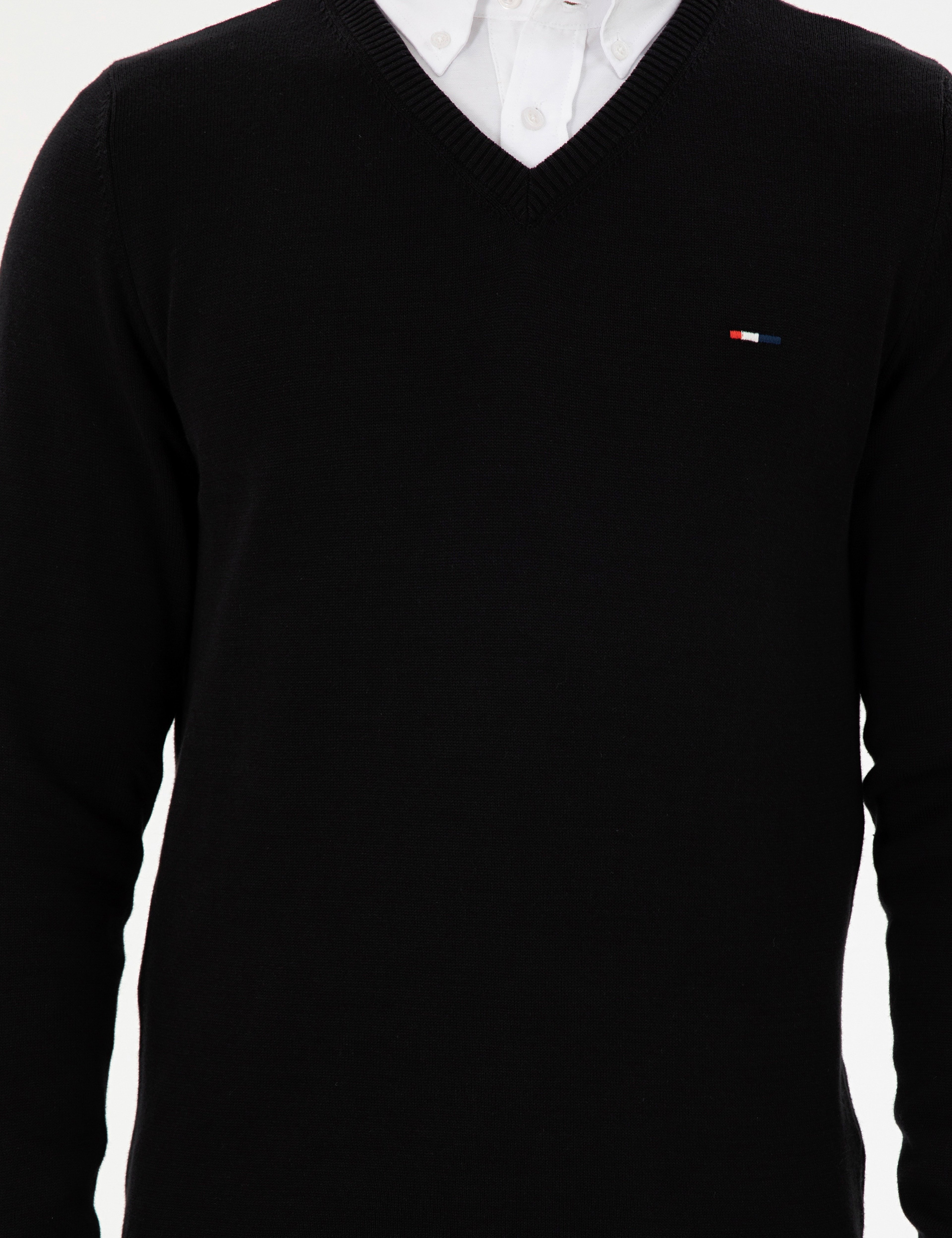 Erkek Slim Fit V Yaka Siyah Basic Kazak - Image 6