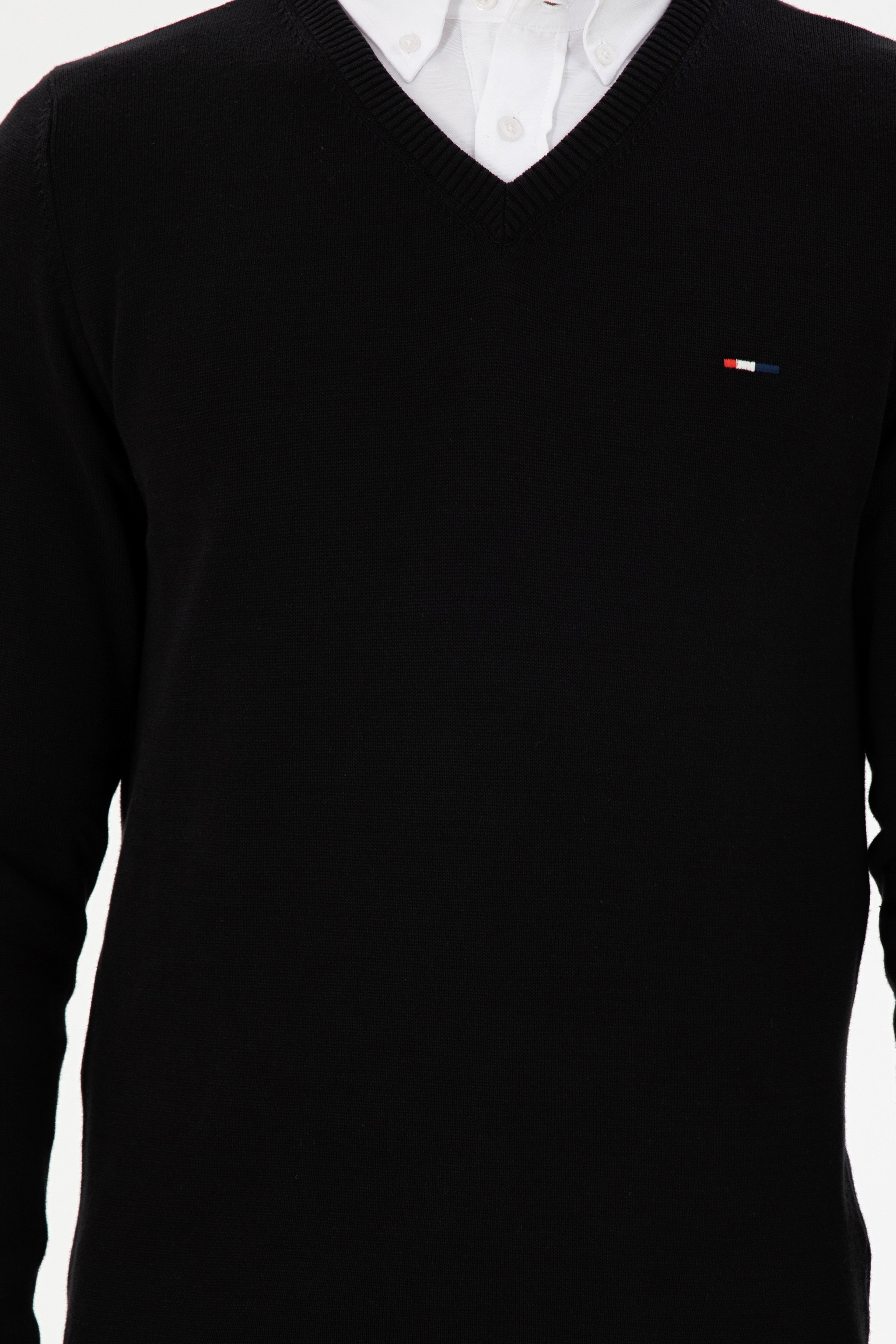 Erkek Slim Fit V Yaka Siyah Basic Kazak