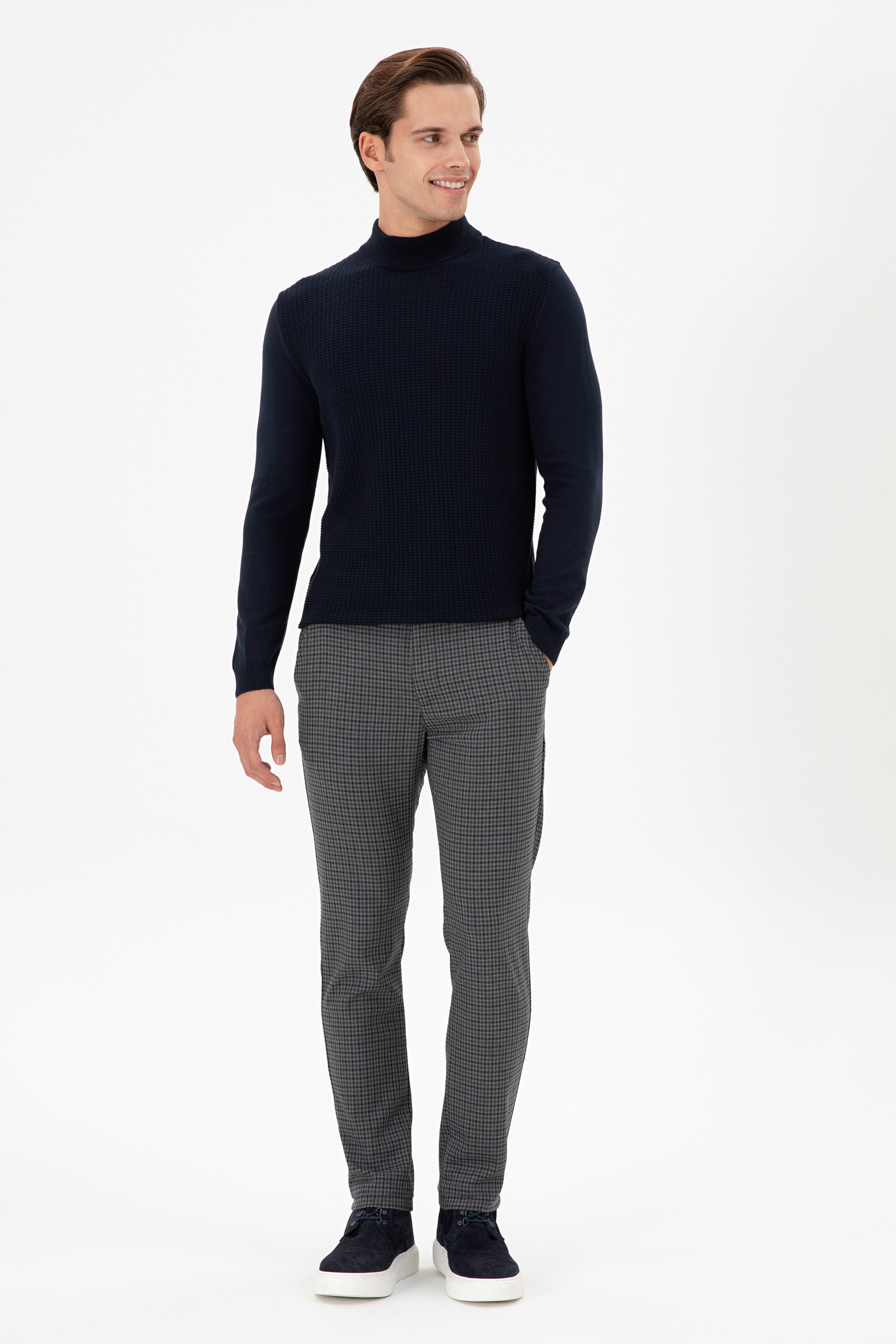 Erkek Slim Fit Yarım Balıkçı Yaka Lacivert Kazak