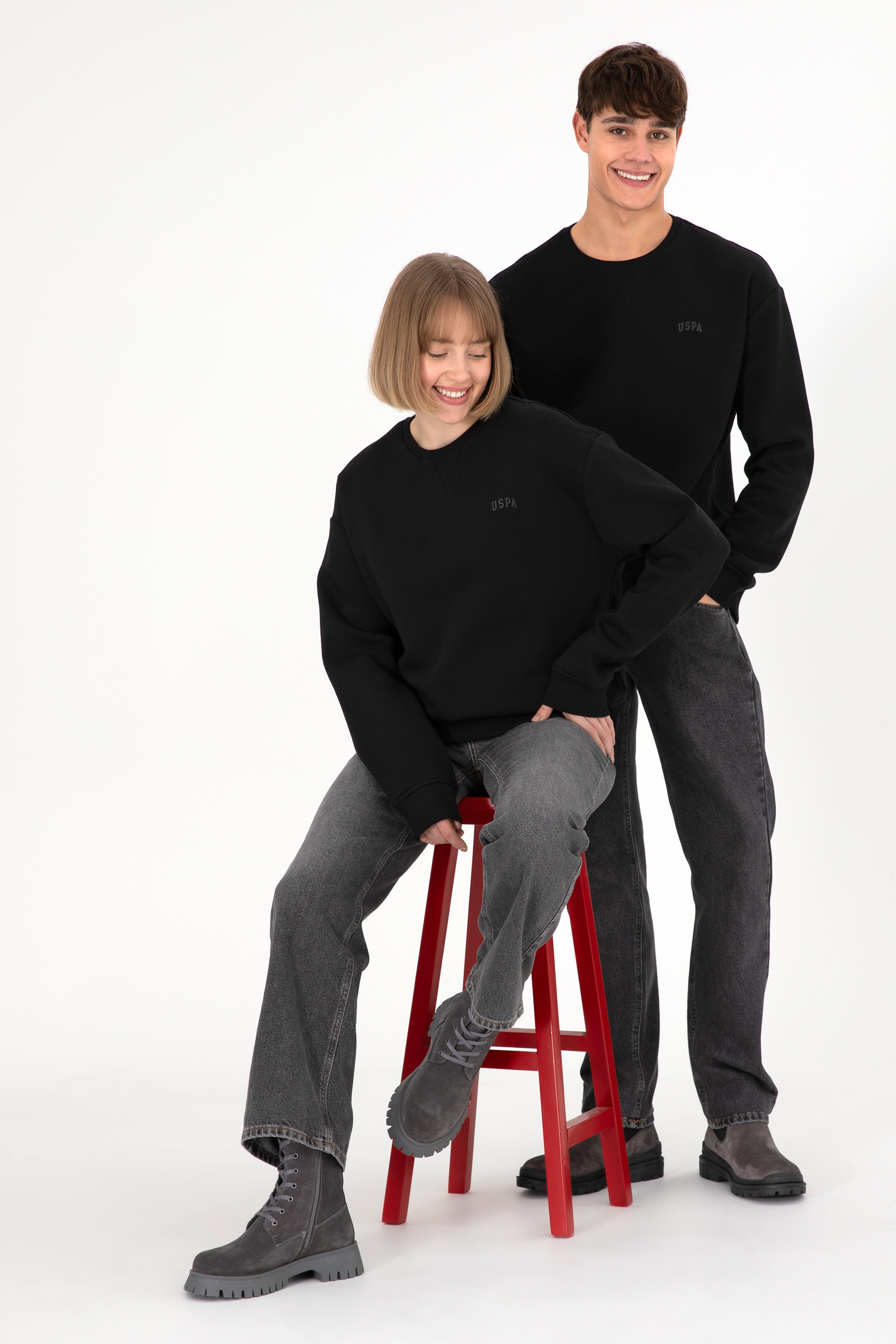 Erkek Bisiklet Yaka Siyah Basic Şardonlu Sweatshirt - Image 2
