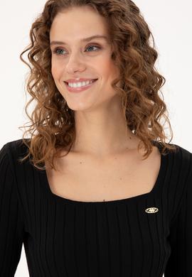 Kadın Siyah Kare Yaka Kazak - 50297408010