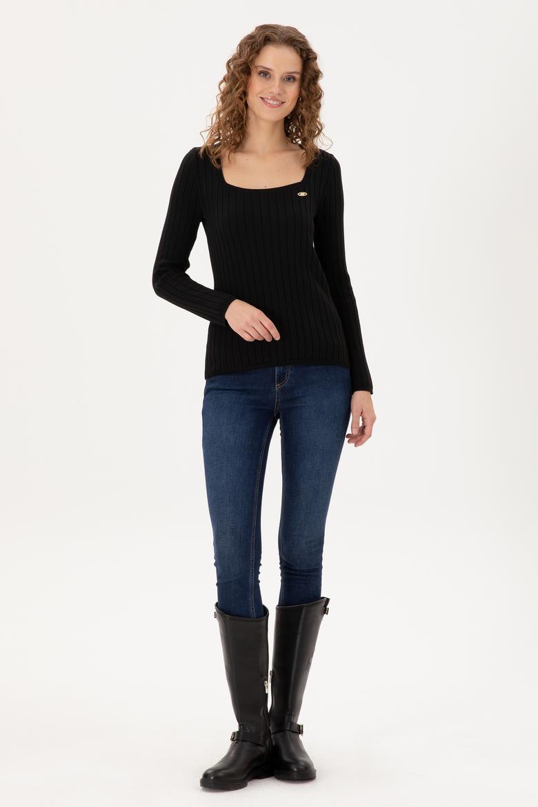 Kadın Siyah Kare Yaka Kazak - 50297408010