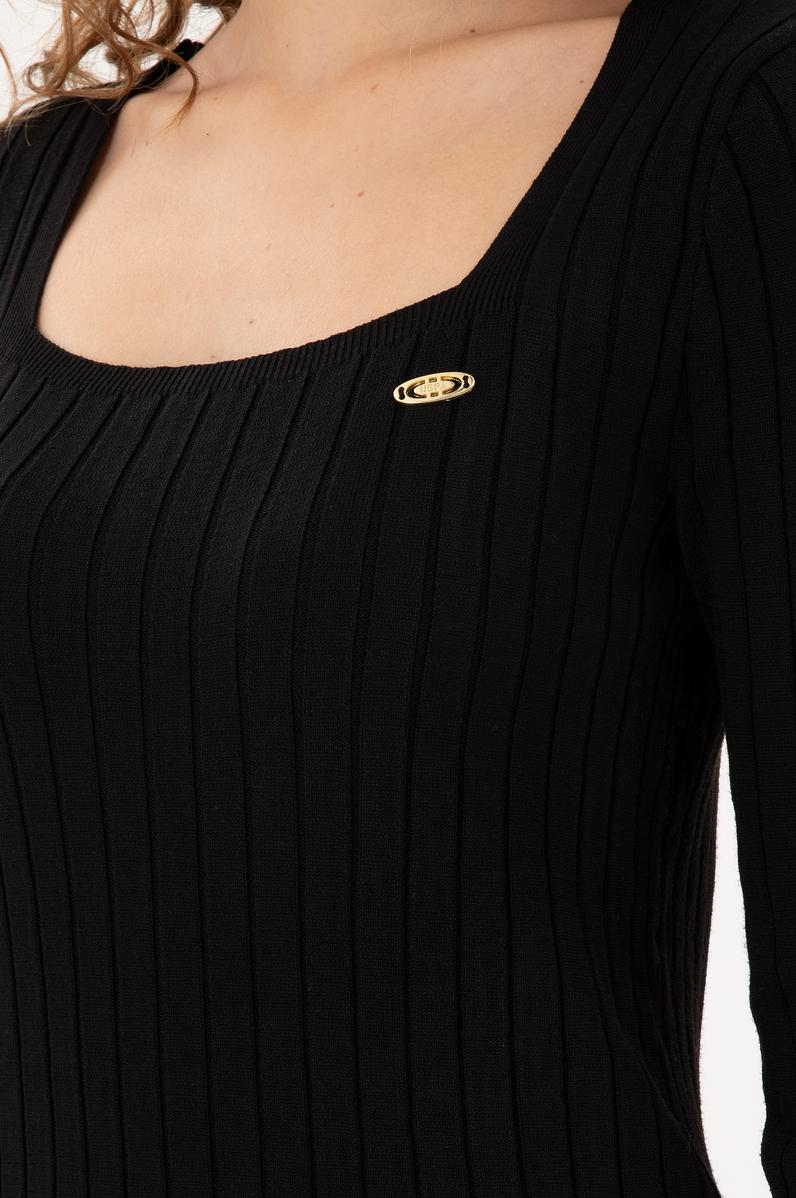 Kadın Siyah Kare Yaka Kazak