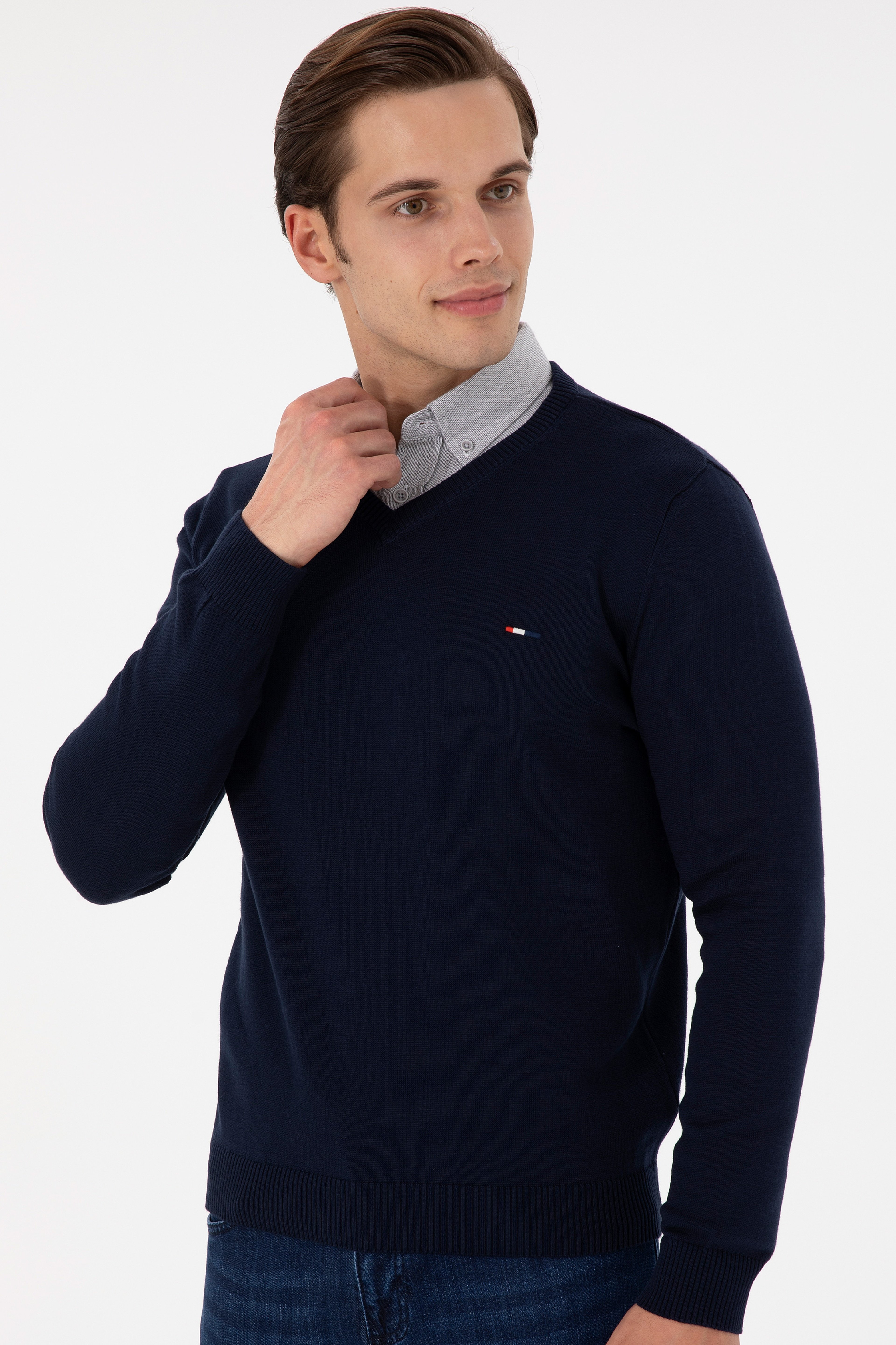 Erkek Slim Fit V Yaka Lacivert Basic Kazak