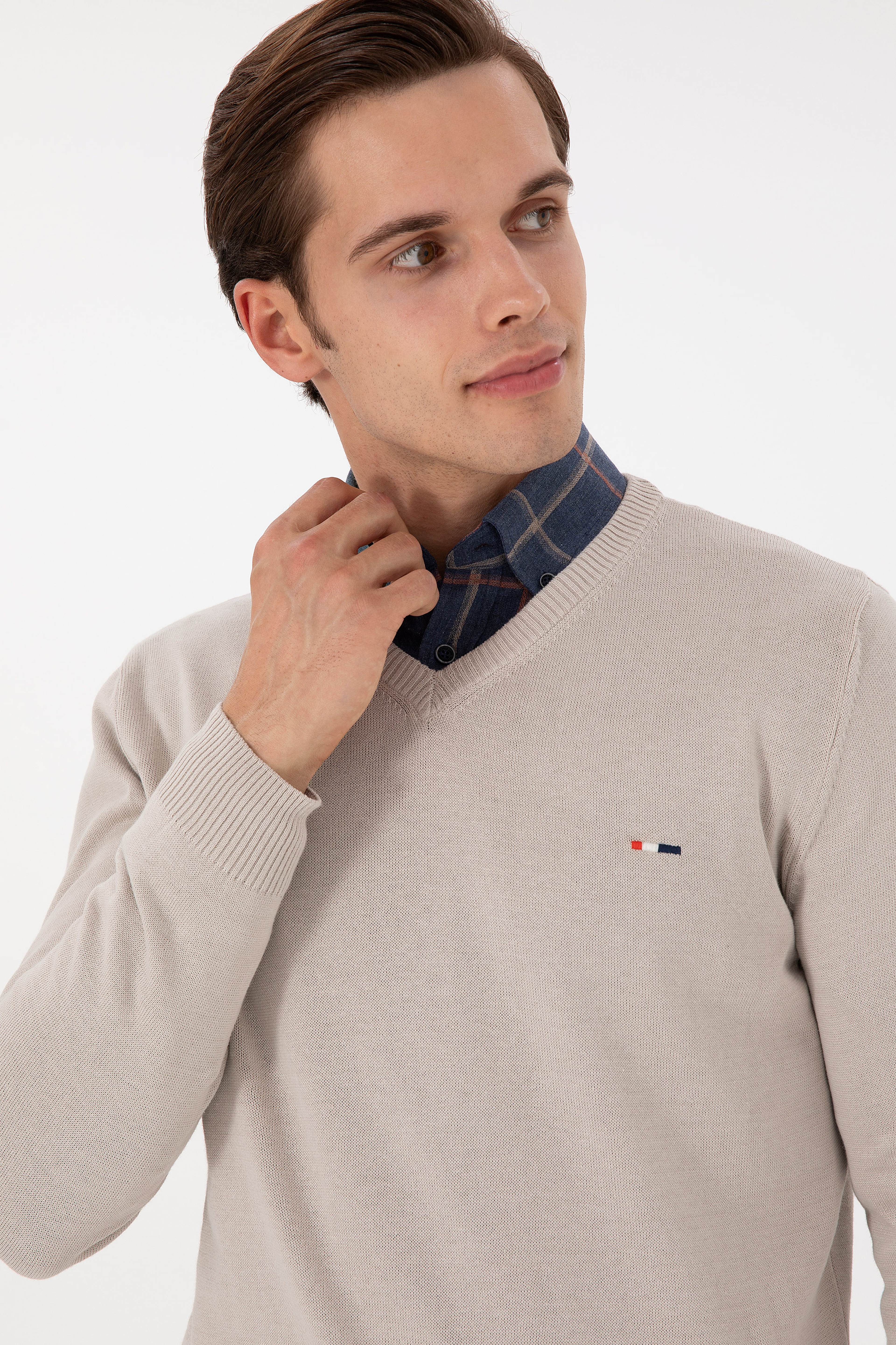 Erkek Slim Fit V Yaka Taş Basic Kazak - Image 2