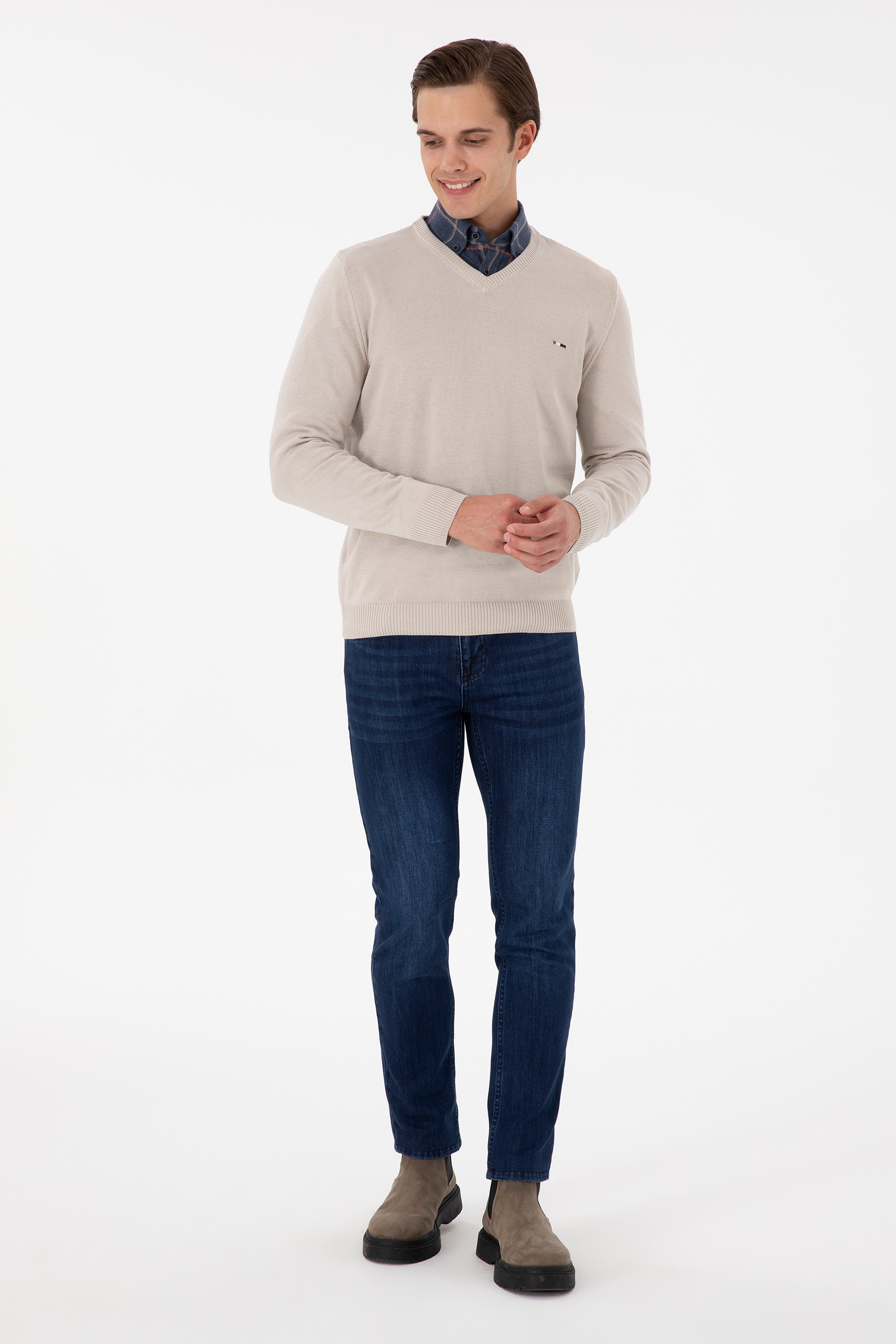 Erkek Slim Fit V Yaka Taş Basic Kazak