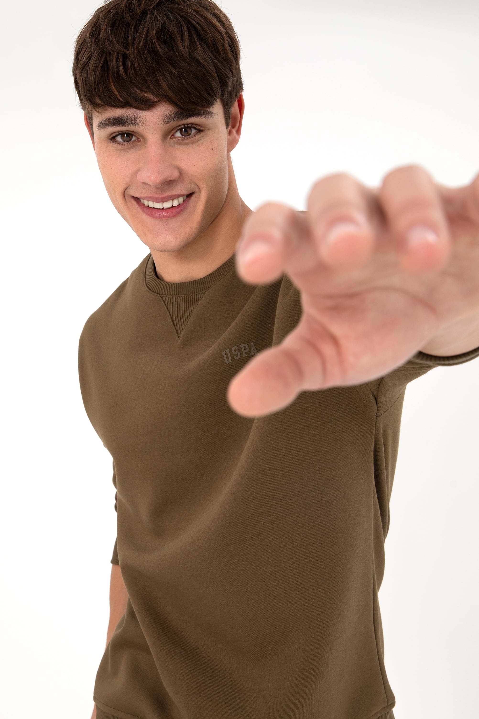 Erkek Bisiklet Yaka Haki Basic Şardonlu Sweatshirt - Image 1