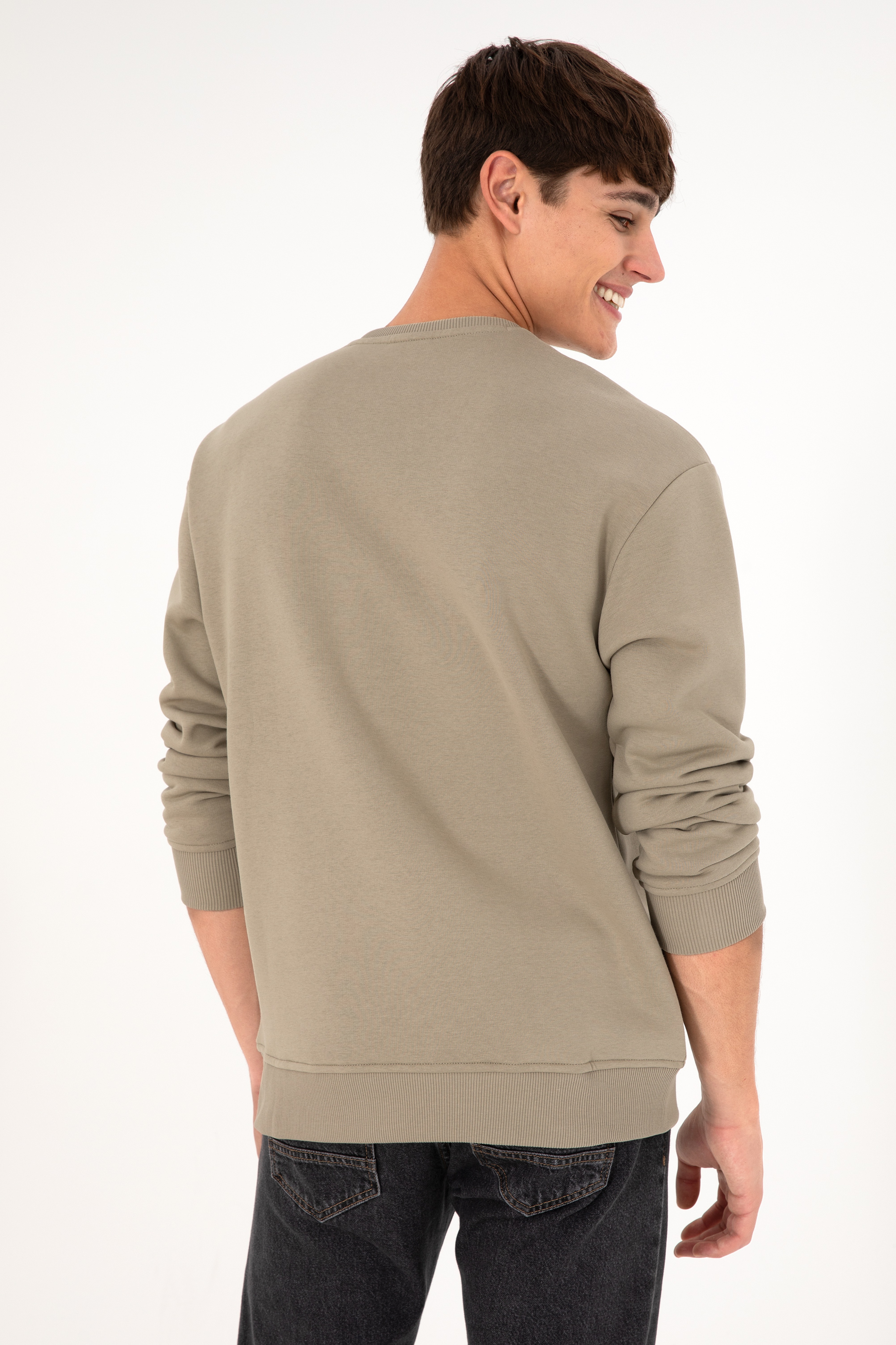 Erkek Açık Haki Basic Sweatshirt - Image 6