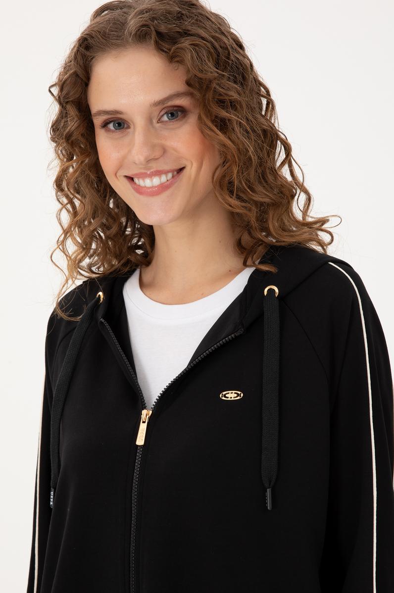 Kadın Siyah Kapüşonlu Fermuarlı Sweatshirt