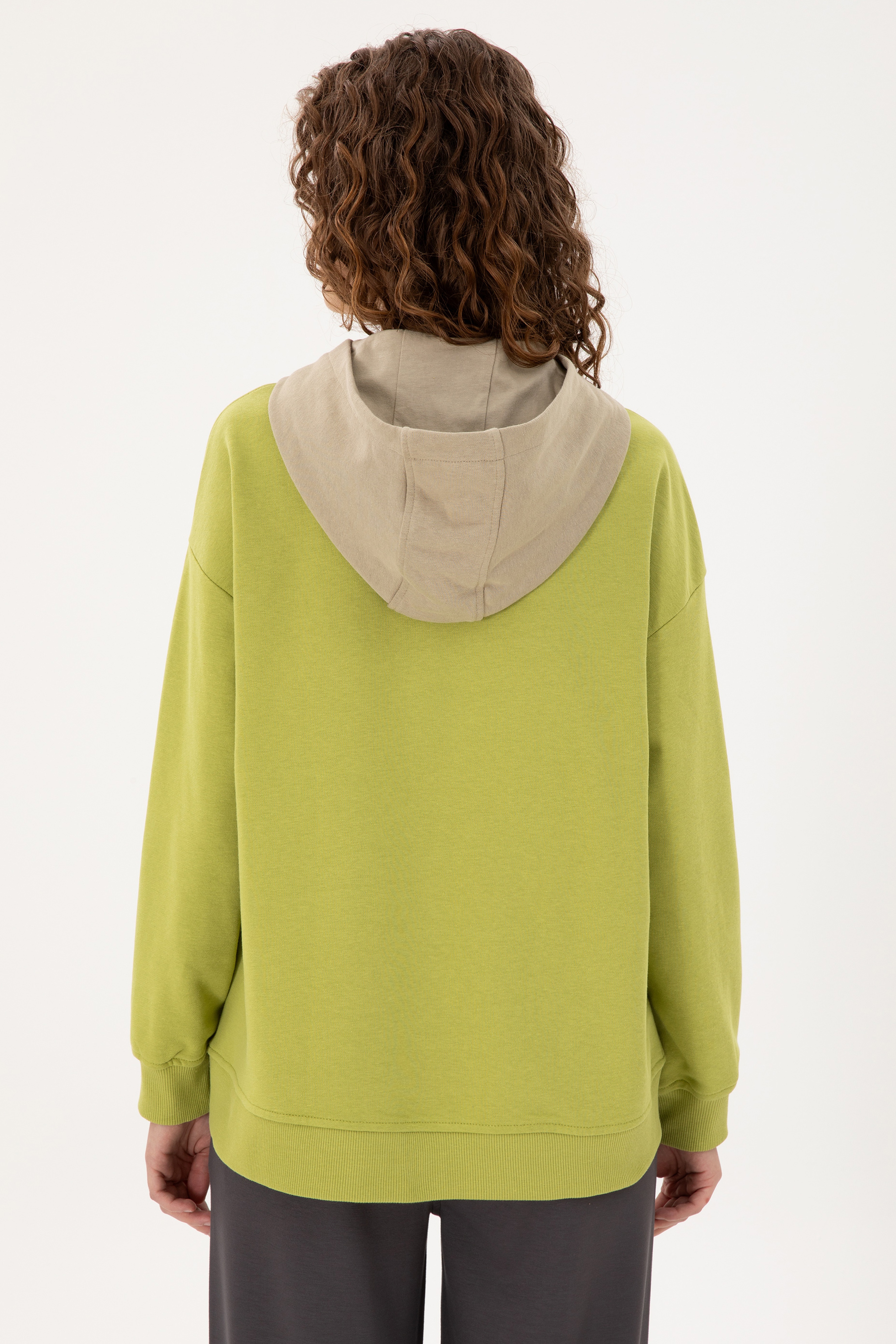 Kadın Fıstık Yeşili Kapüşonlu Sweatshirt - Image 5