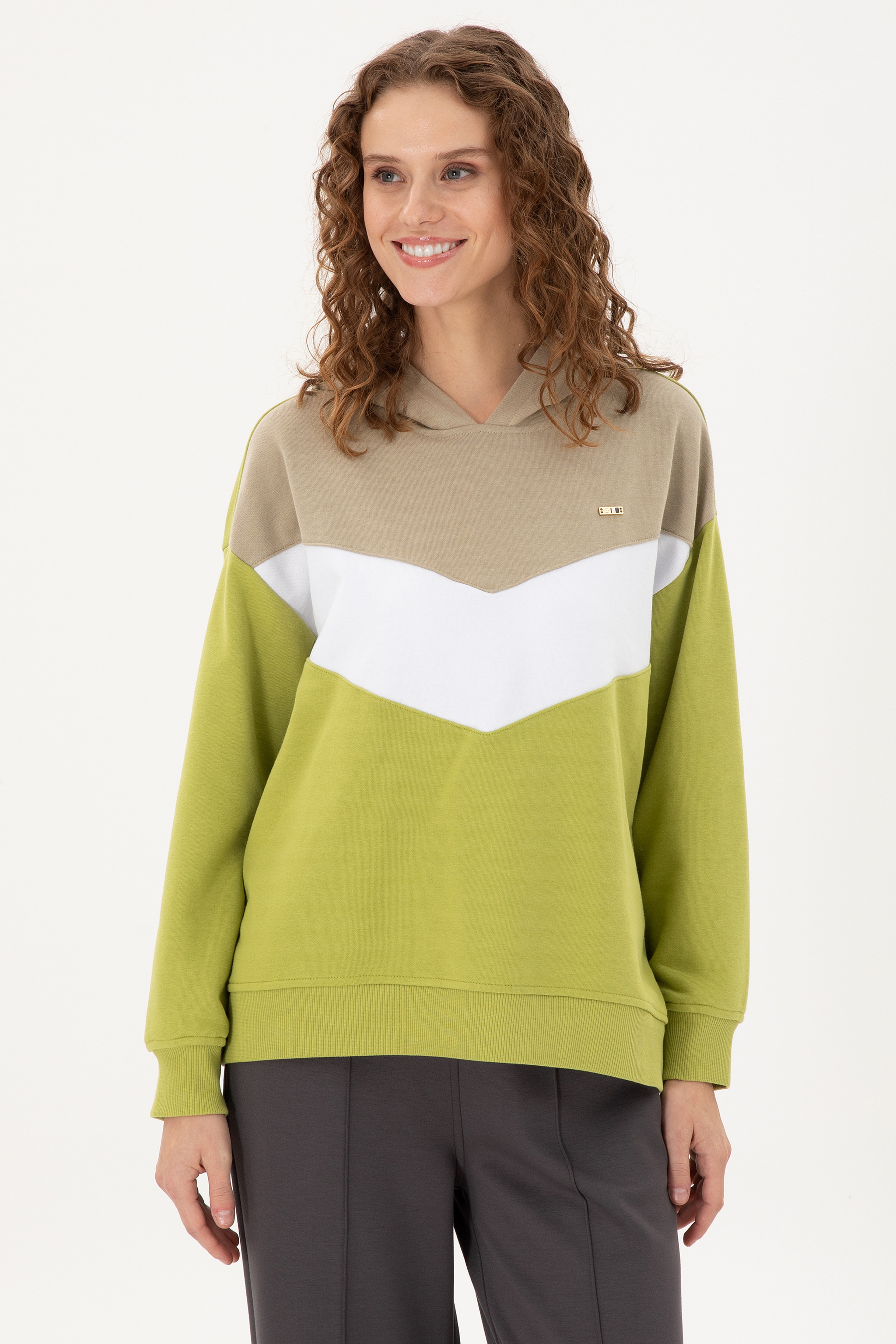Kadın Fıstık Yeşili Kapüşonlu Sweatshirt - Image 1