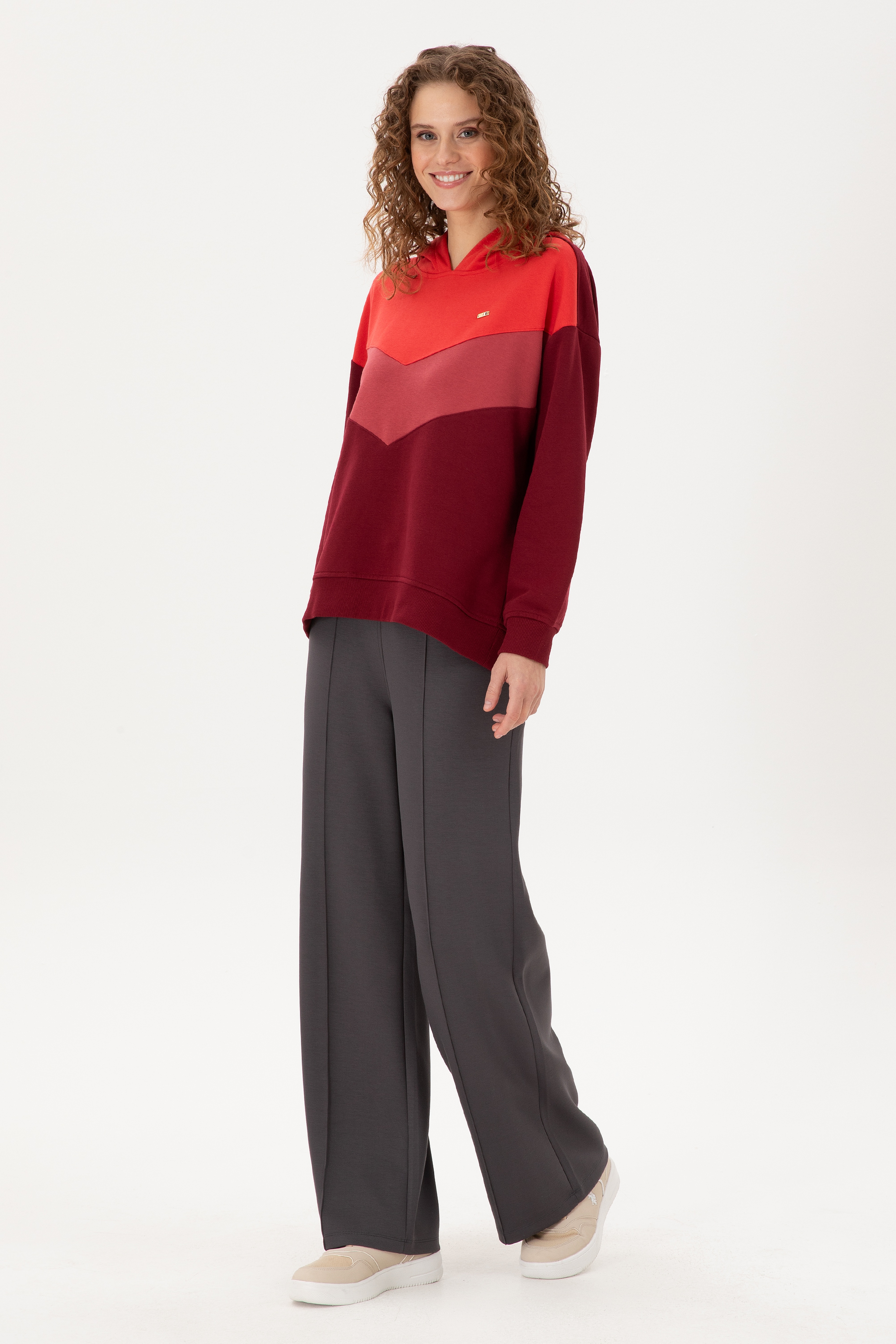 Kadın Bordo Kapüşonlu Sweatshirt - Image 4
