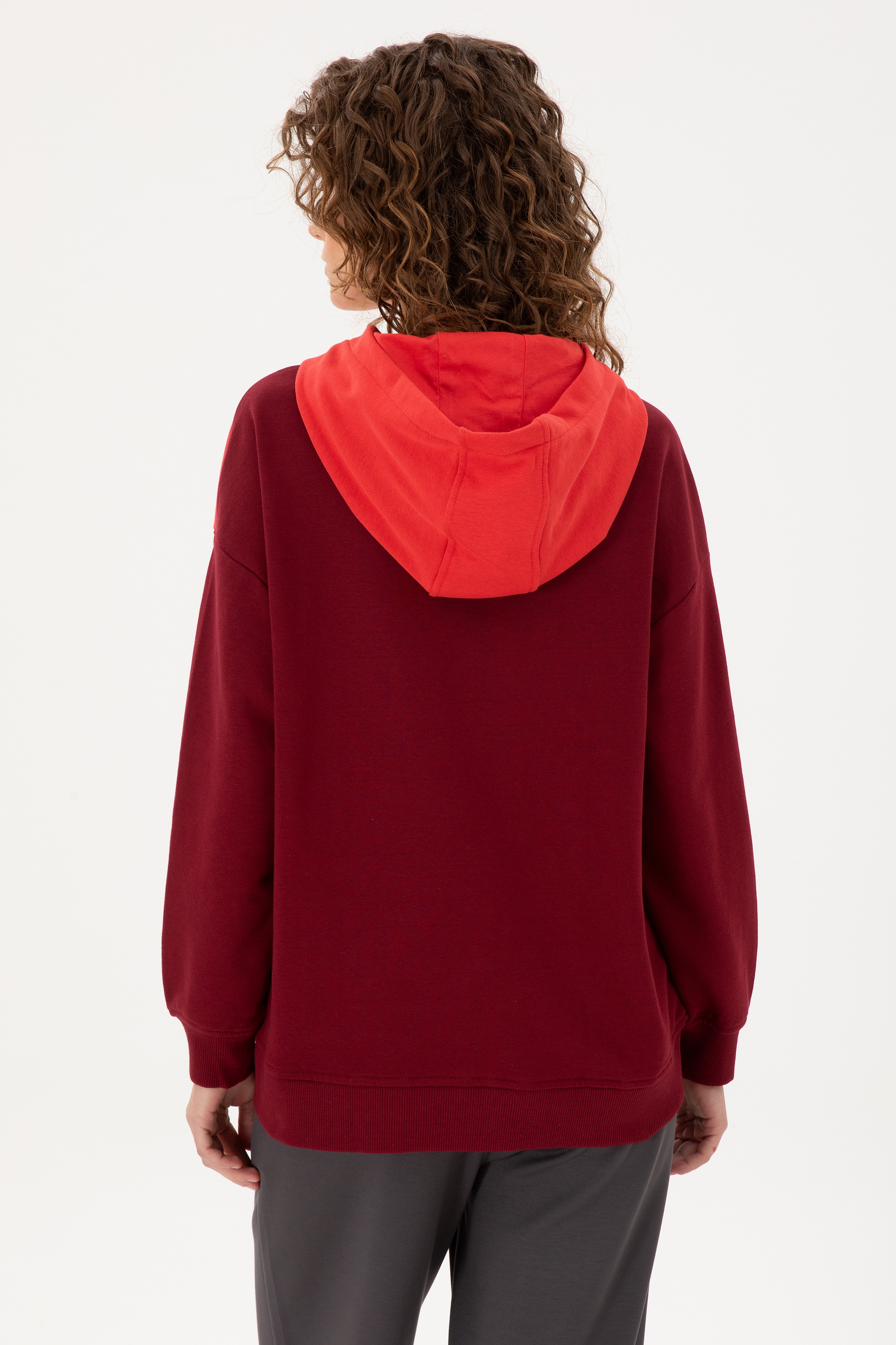 Kadın Bordo Kapüşonlu Sweatshirt - Image 5