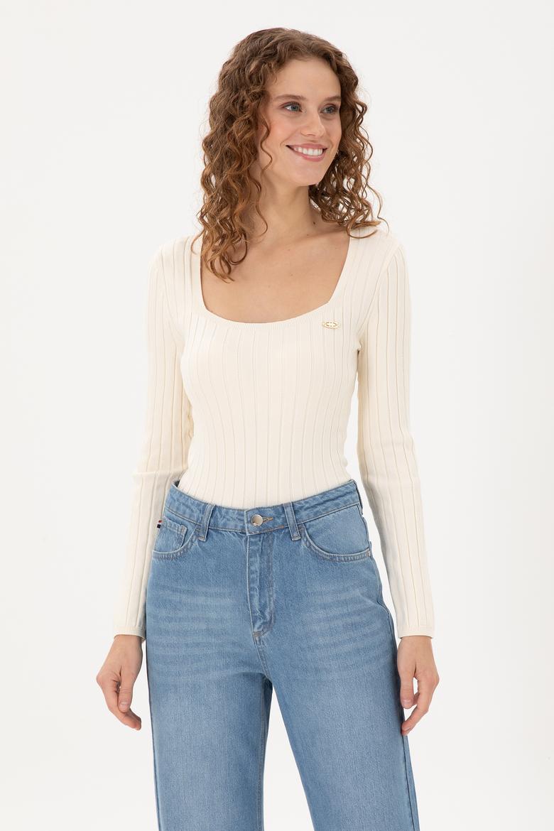 Kadın Krem Kare Yaka Kazak