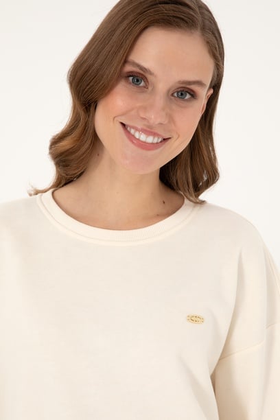 Kadın Krem Gömlek Detaylı Bisiklet Yaka Sweatshirt