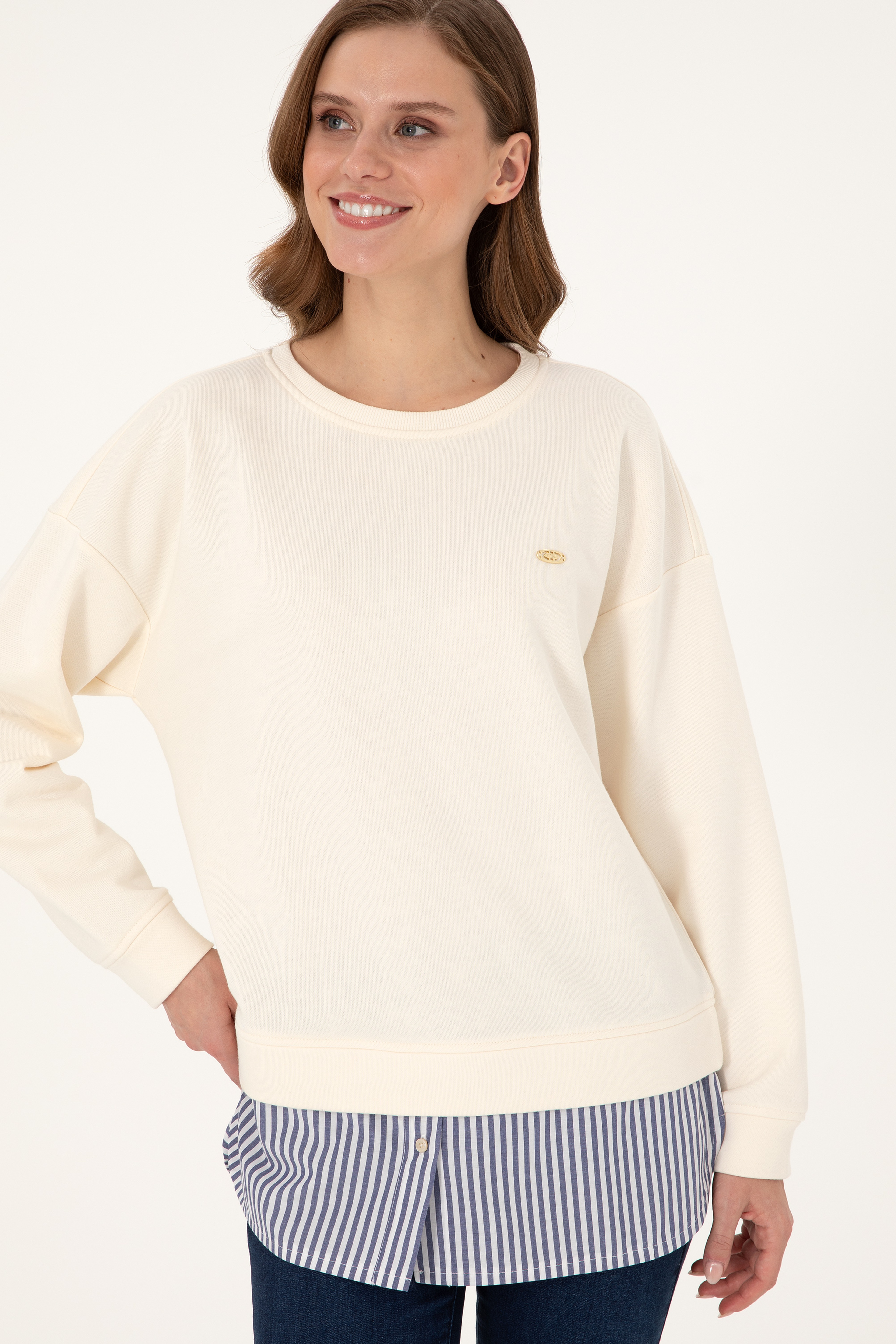 Kadın Krem Gömlek Detaylı Bisiklet Yaka Sweatshirt