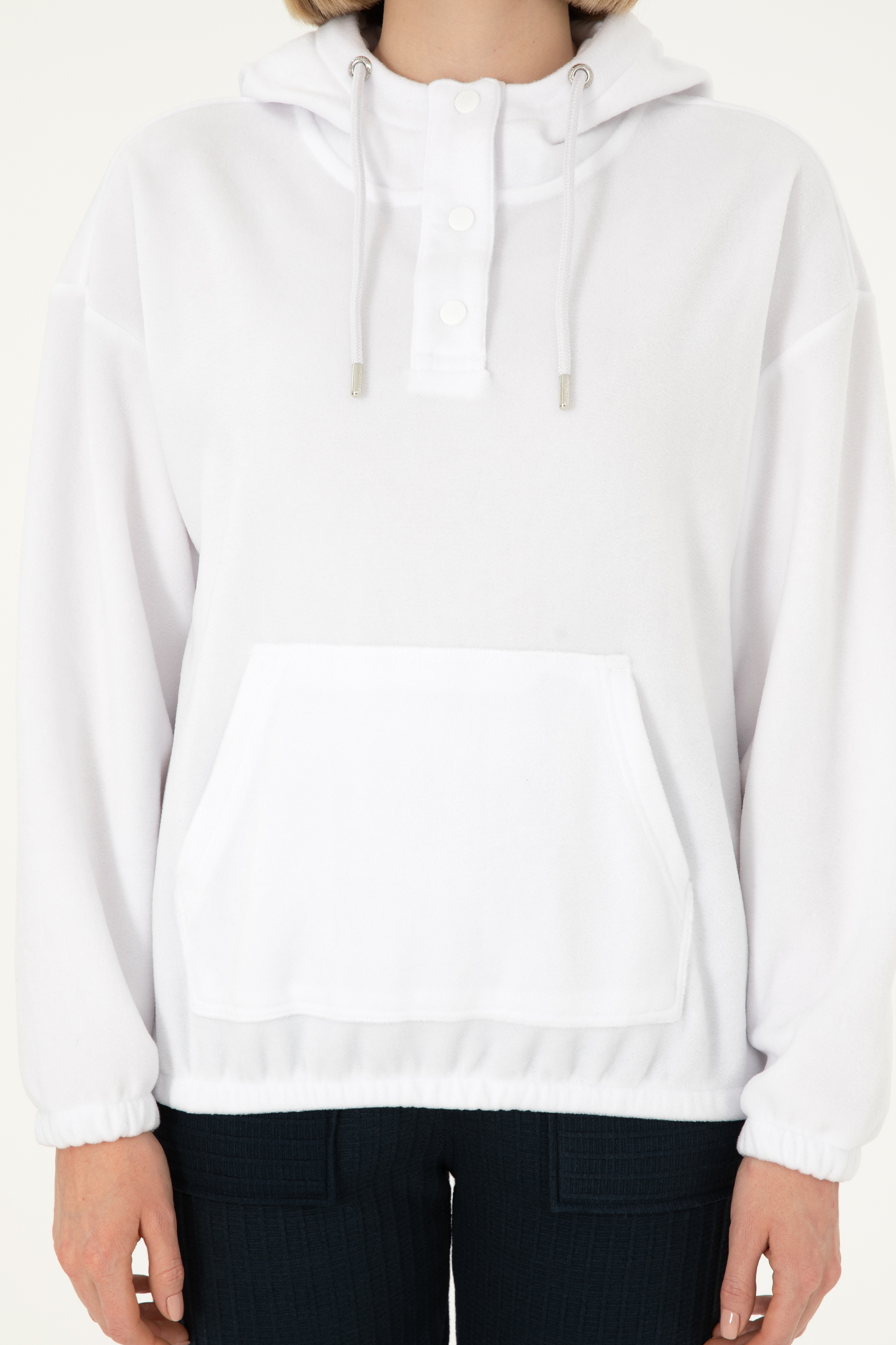 Kadın Beyaz Kapüşonlu Sweatshirt