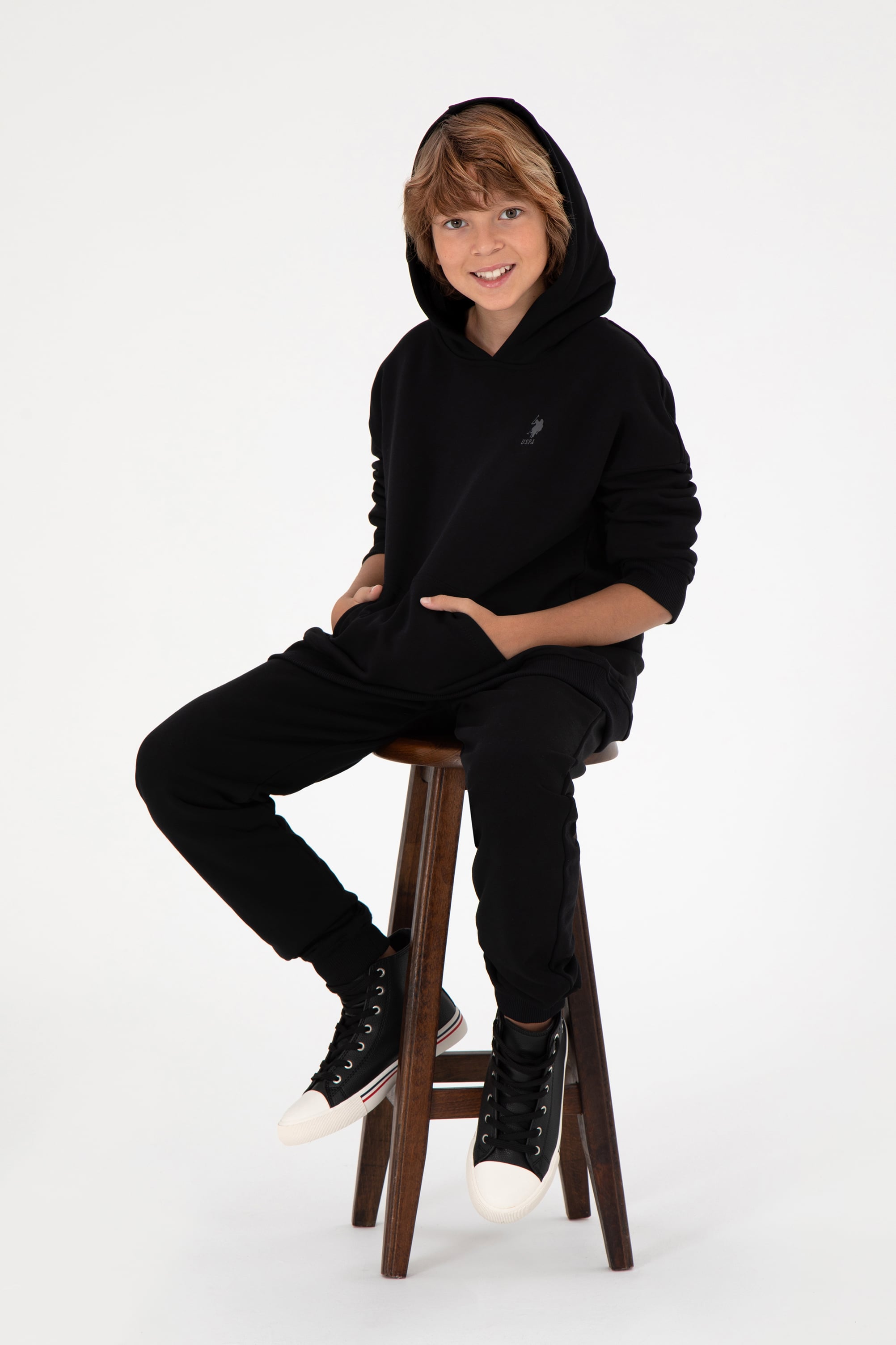 Erkek Çocuk Siyah Basic Kapüşonlu Sweatshirt