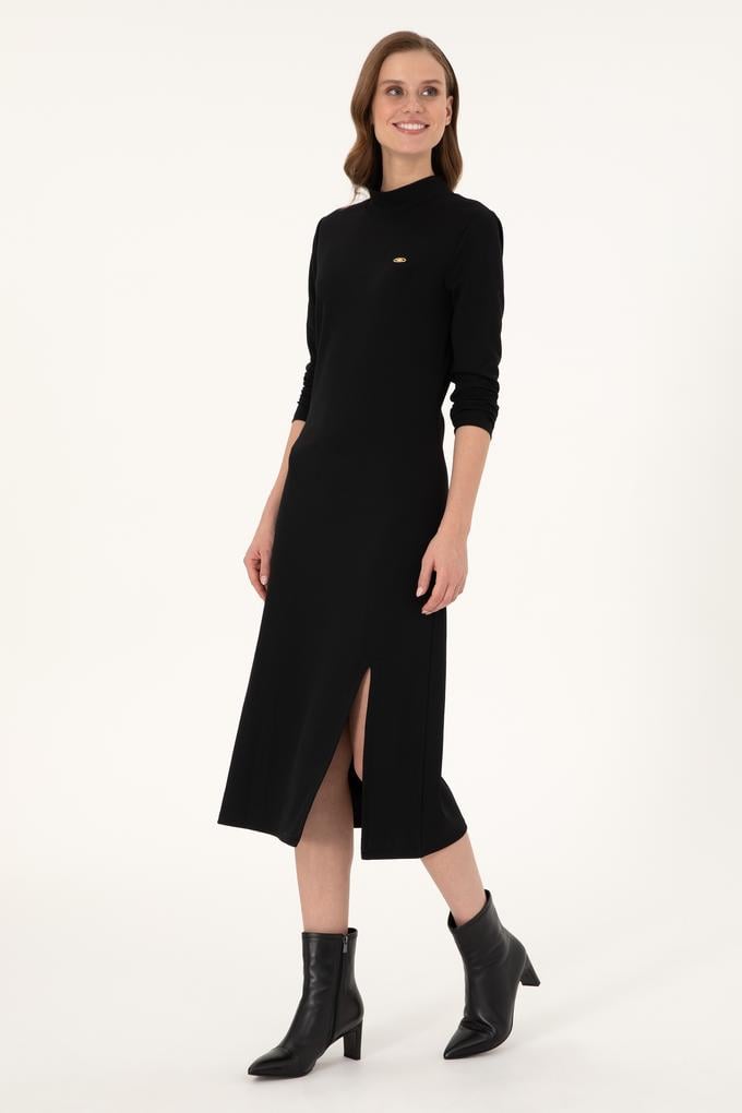 Kadın Siyah Yırtmaçlı Dik Yaka Midi Boy Örme Elbise