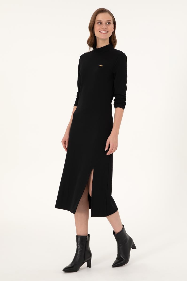 Kadın Siyah Yırtmaçlı Dik Yaka Midi Boy Örme Elbise
