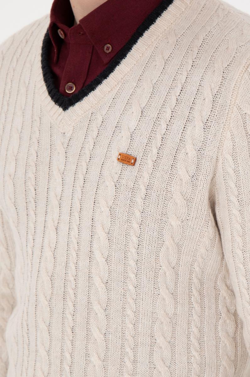 Erkek Regular Fit V Yaka Taş Yaka Detaylı Kazak