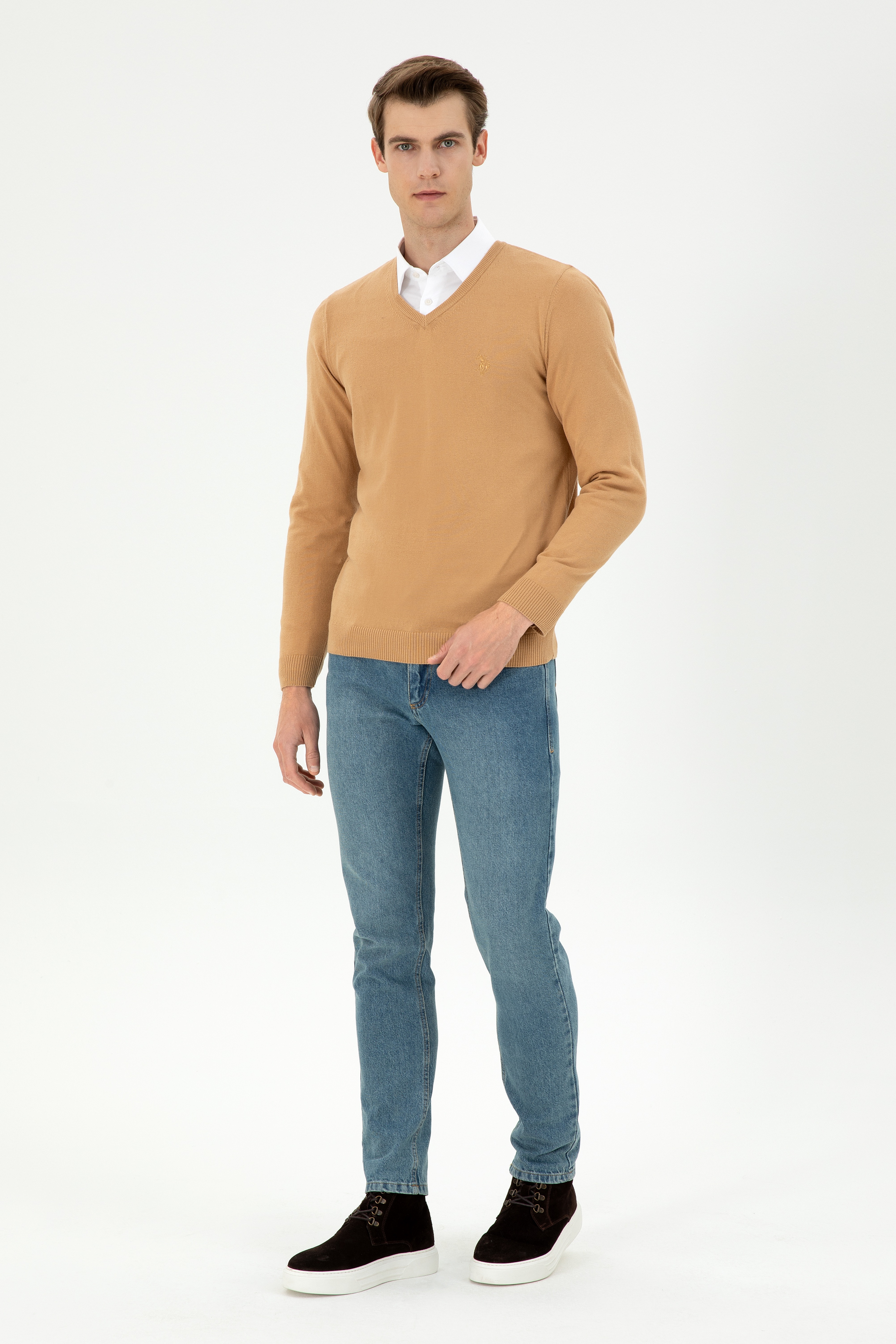 Erkek Slim Fit V Yaka Camel Basic Kazak - Image 4