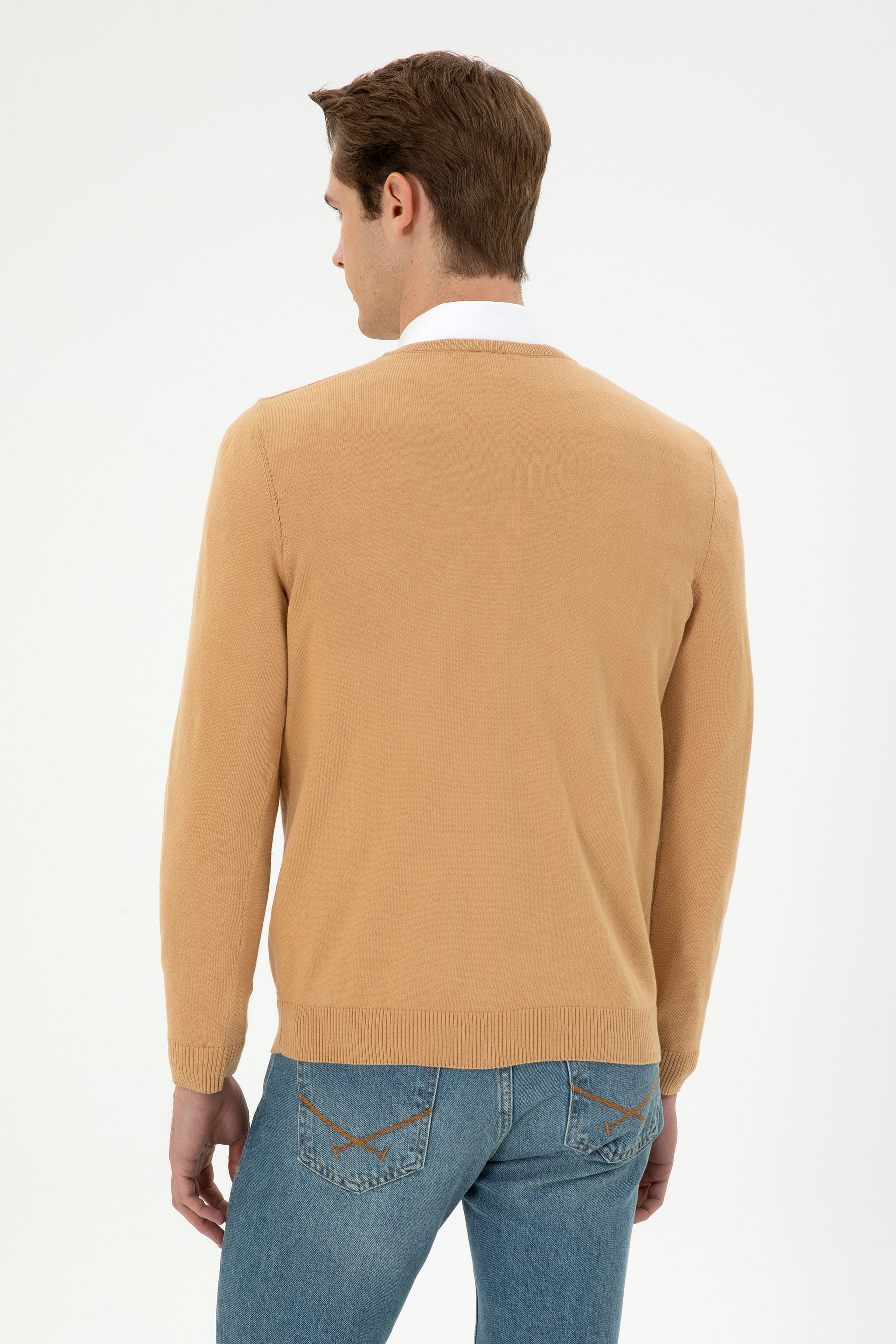 Erkek Slim Fit V Yaka Camel Basic Kazak - Image 5